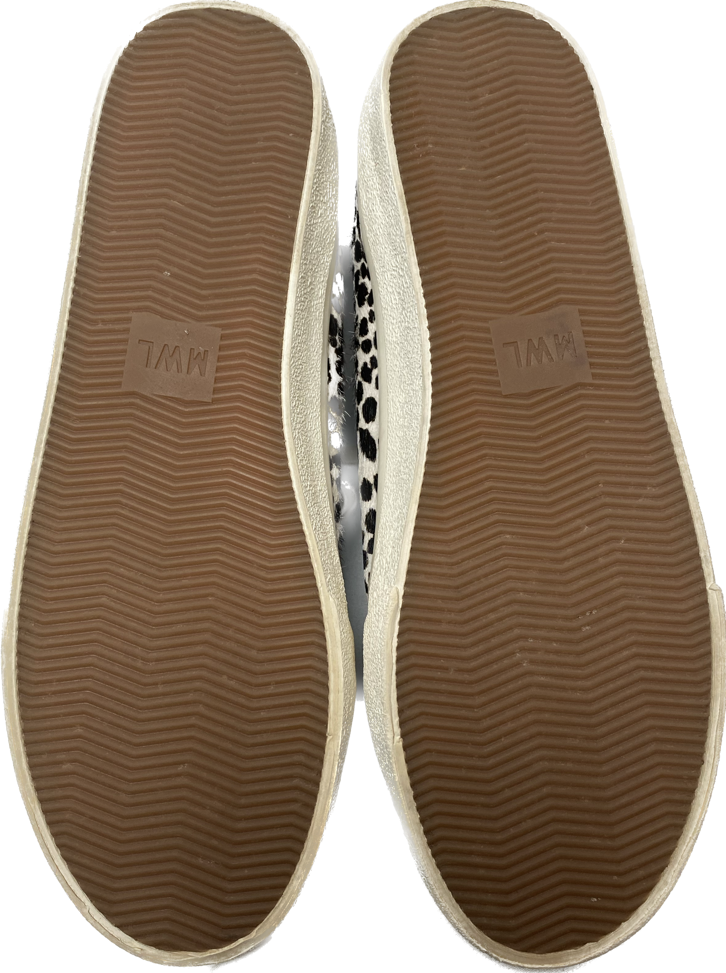 Madewell Animal Print Calf Hair Sidewalk High Top Sneakers in Spot MixThese sneakers are so cool and in great condition!!  Wear them with any outfit to make a statement and be comfortable at the same time.