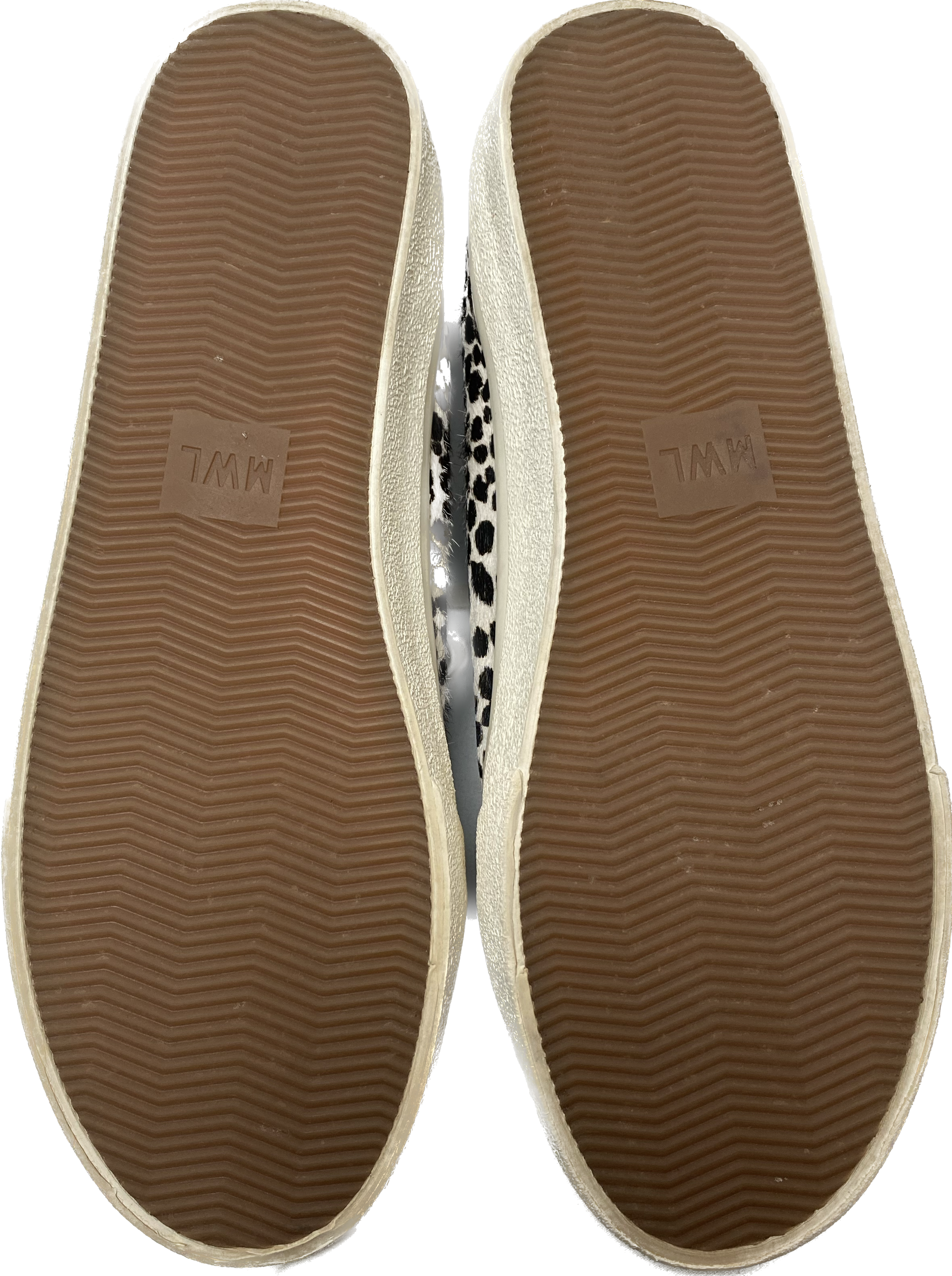 Madewell Animal Print Calf Hair Sidewalk High Top Sneakers in Spot MixThese sneakers are so cool and in great condition!!  Wear them with any outfit to make a statement and be comfortable at the same time.