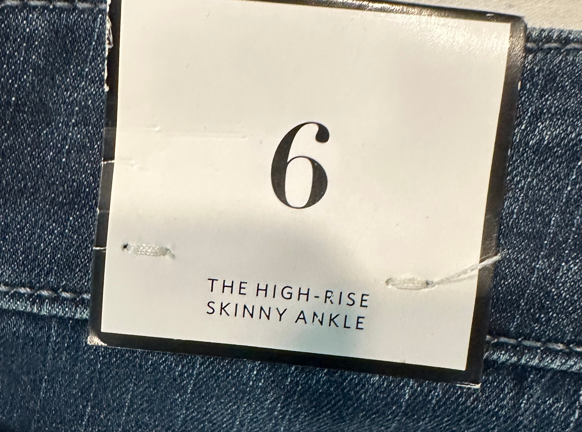 KUT The Skinny Ankle Body Sculpting Jeans - NWTThese gently worn looking jeans are new with tags. They are so comfortable, they will become your new favorite.Skinny Ankle Body Sculpting Jeans - NWTJeans