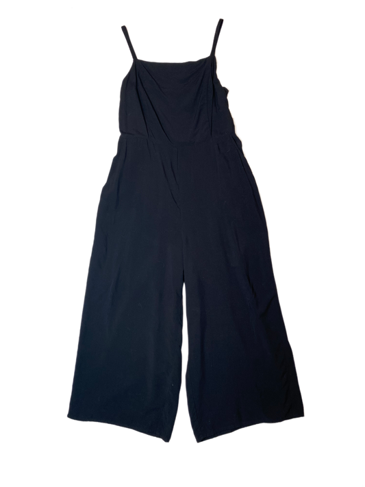 Old Navy Black Romper Such a cute flowy jumper with wide legs, pockets and spaghetti straps. You can easily layer for chillier weather or wear as is with flats or sandals in warmer weathe