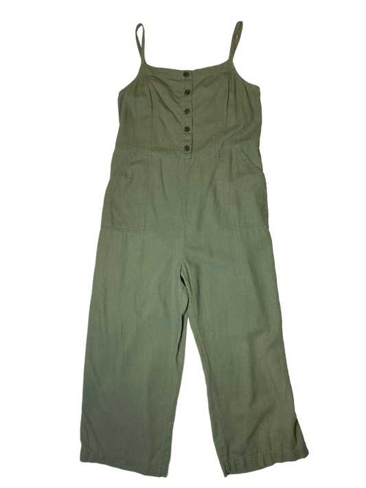 Old Navy Green Button Front Jumper with PocketsThis olive green jumper is a great neutral piece to wear year round. Add a long sleeve t-shirt underneath, a denim jacket and ankle boots for chillier days or just tNavy Green Button Front JumperJumpsuits & Rompers