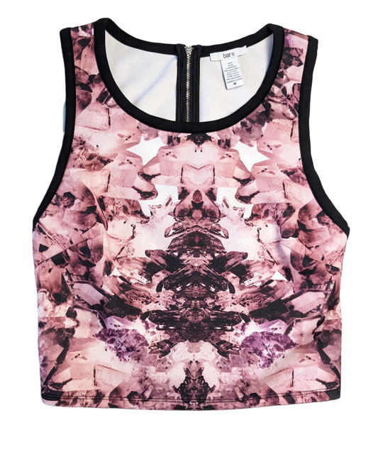 Bar III Scuba Floral Print Cropped Tank with Back ZipThis is a great tank to layer under a denim jacket with a pair of high waisted leggings!  Or, wear this with shorts and sandals in warmer weather.  Either way, you w