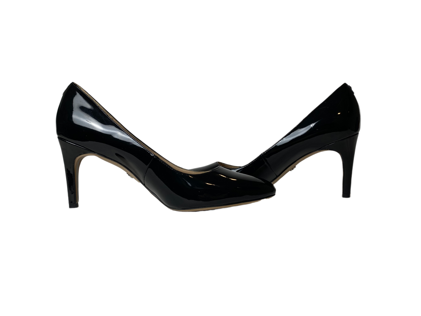 Sam Edelman Black Paten Leather Round Toe PumpsSuch great classic black pumps! These shoes will go with everything from your favorite little black dress to those perfectly worn in jeans.