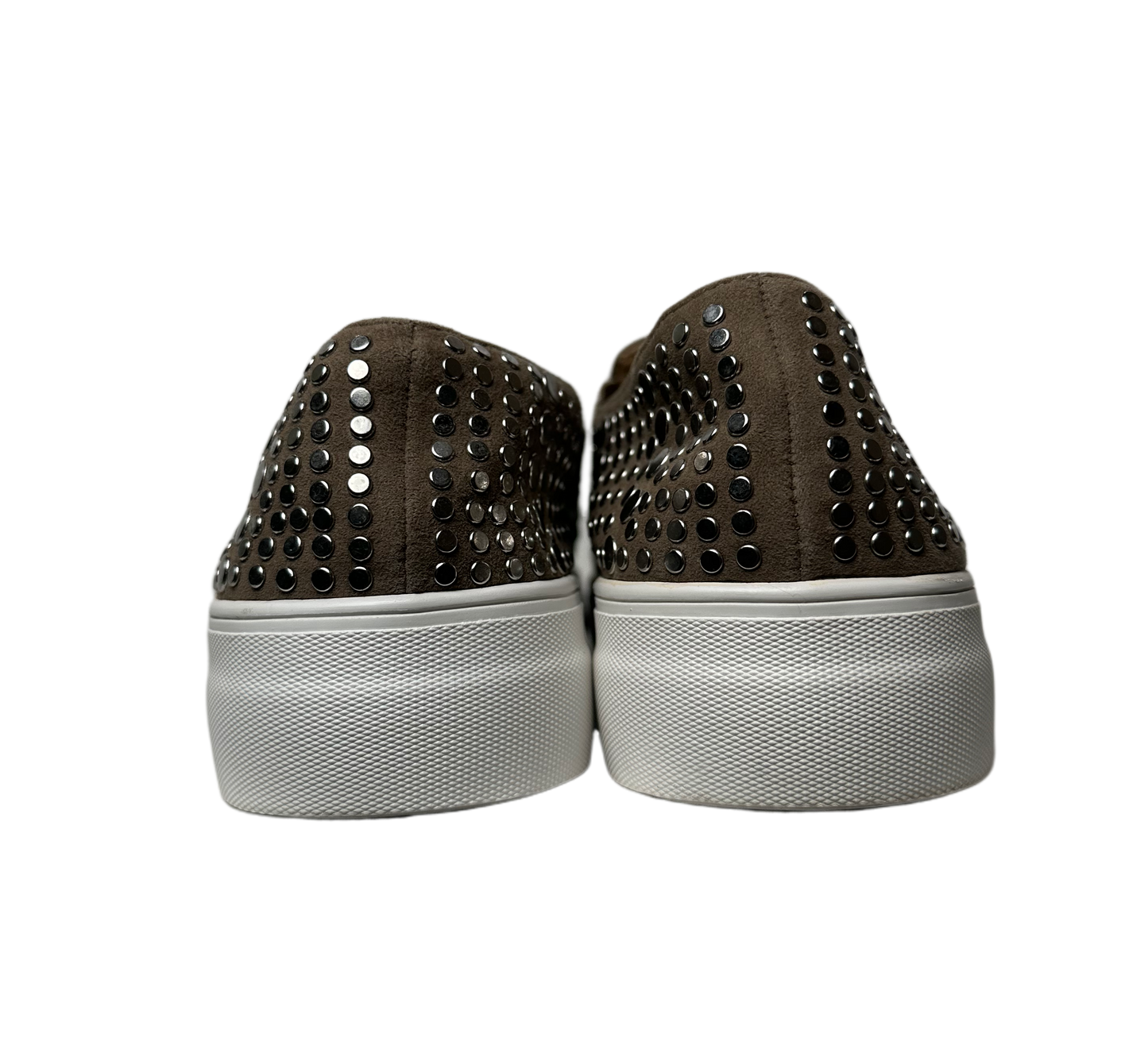 Vince Camuto Silver Studded Beige Leather Slip On Platform SneakersTake your style to the next level with these Vince Camuto studded beige leather slip-on platform sneakers. With a bold approach to design and a daring attitude, thesVince Camuto Silver Studded Beige Leather SlipShoes