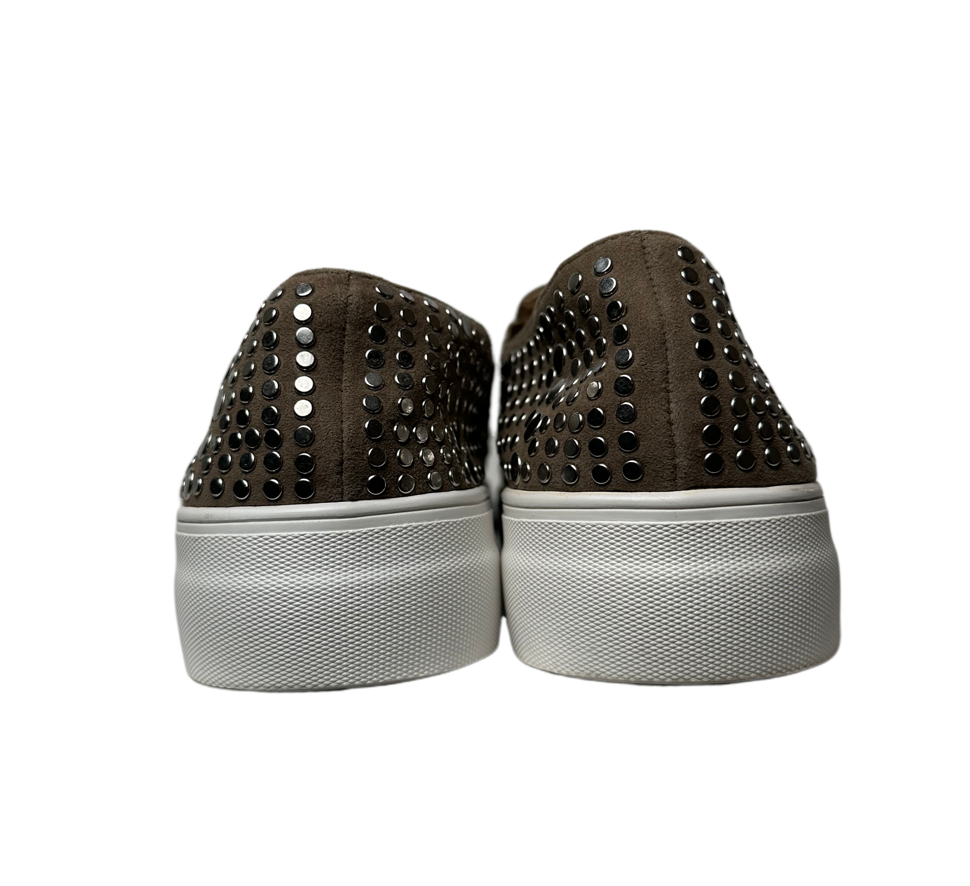 Vince Camuto Silver Studded Beige Leather Slip On Platform SneakersTake your style to the next level with these Vince Camuto studded beige leather slip-on platform sneakers. With a bold approach to design and a daring attitude, thesVince Camuto Silver Studded Beige Leather SlipShoes