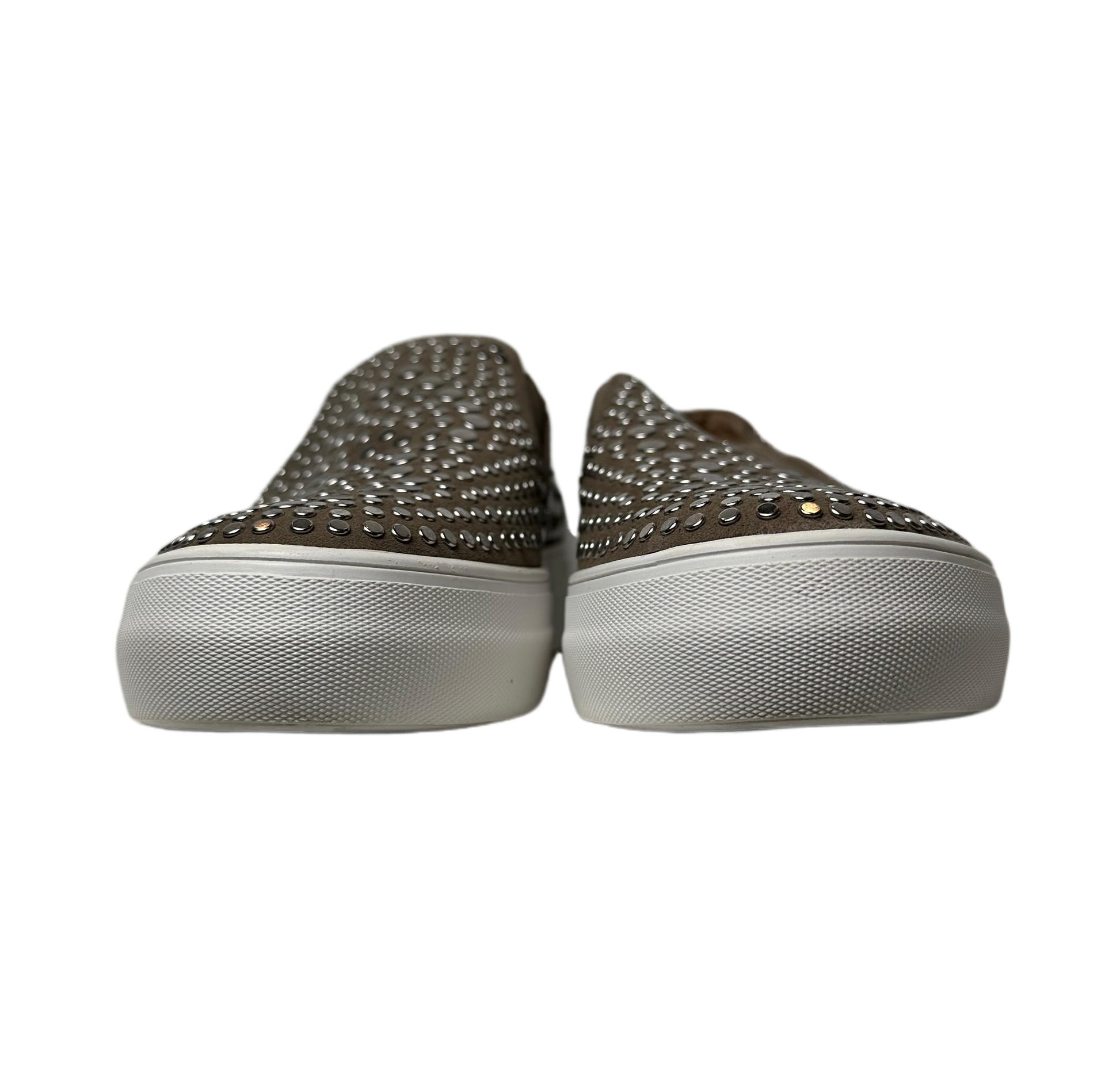 Vince Camuto Silver Studded Beige Leather Slip On Platform SneakersTake your style to the next level with these Vince Camuto studded beige leather slip-on platform sneakers. With a bold approach to design and a daring attitude, thesVince Camuto Silver Studded Beige Leather SlipShoes