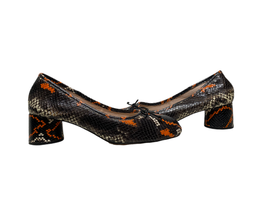 Zara Basic Collection Black and Orange Snake Skin Print Shoes Very cool round heel and round toe Zara shoes. These are the perfect non basic to add to your wardrobe.Orange Snake Skin Print ShoesShoes