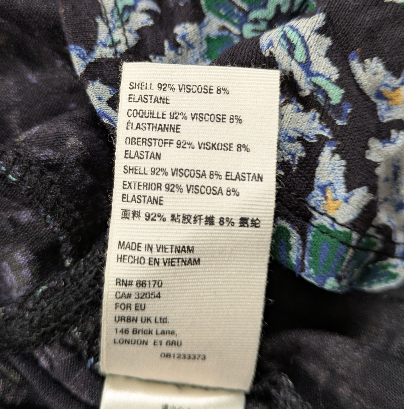 Free People Olivia Print Long Sleeved Tunic Size Small Get ready to rock your style with this Free People Olivia Long Sleeved Tunic! Featuring a unique Deep Sea Comb