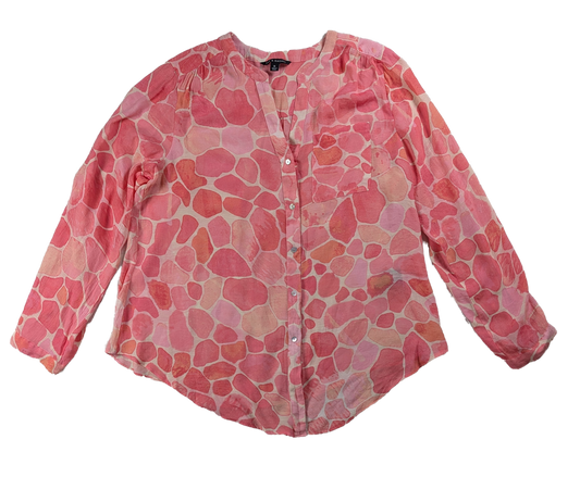 Zac & Rachel Pink Print Long Sleeve Blouse Size XL This Zac & Rachel blouse is a playful addition to your wardrobe. With a V neck, button-up front, and roll tab slee