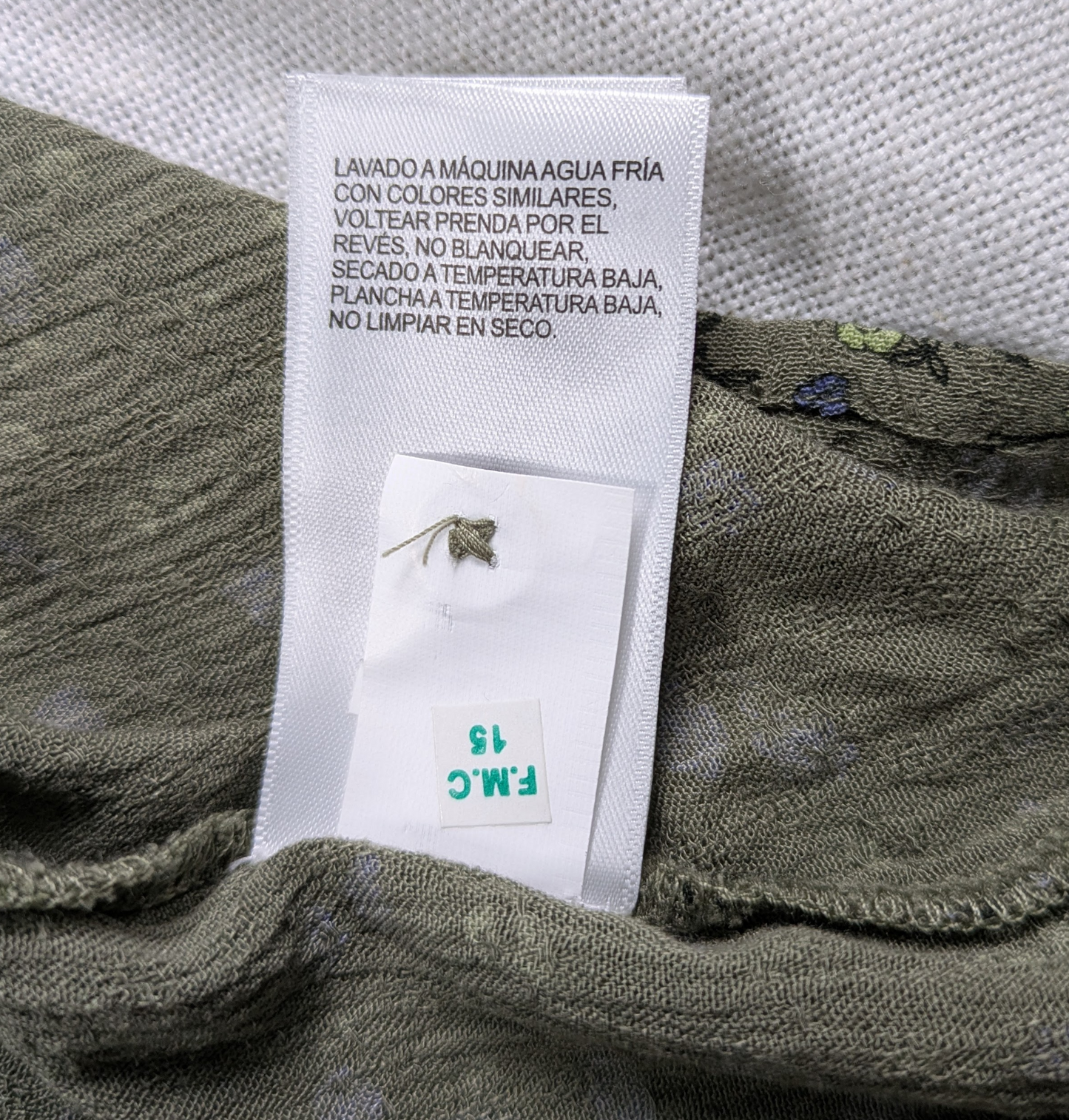 Lucky Brand Floral Popover Boho Blouse Sage Green with Blue Flowers Size Large