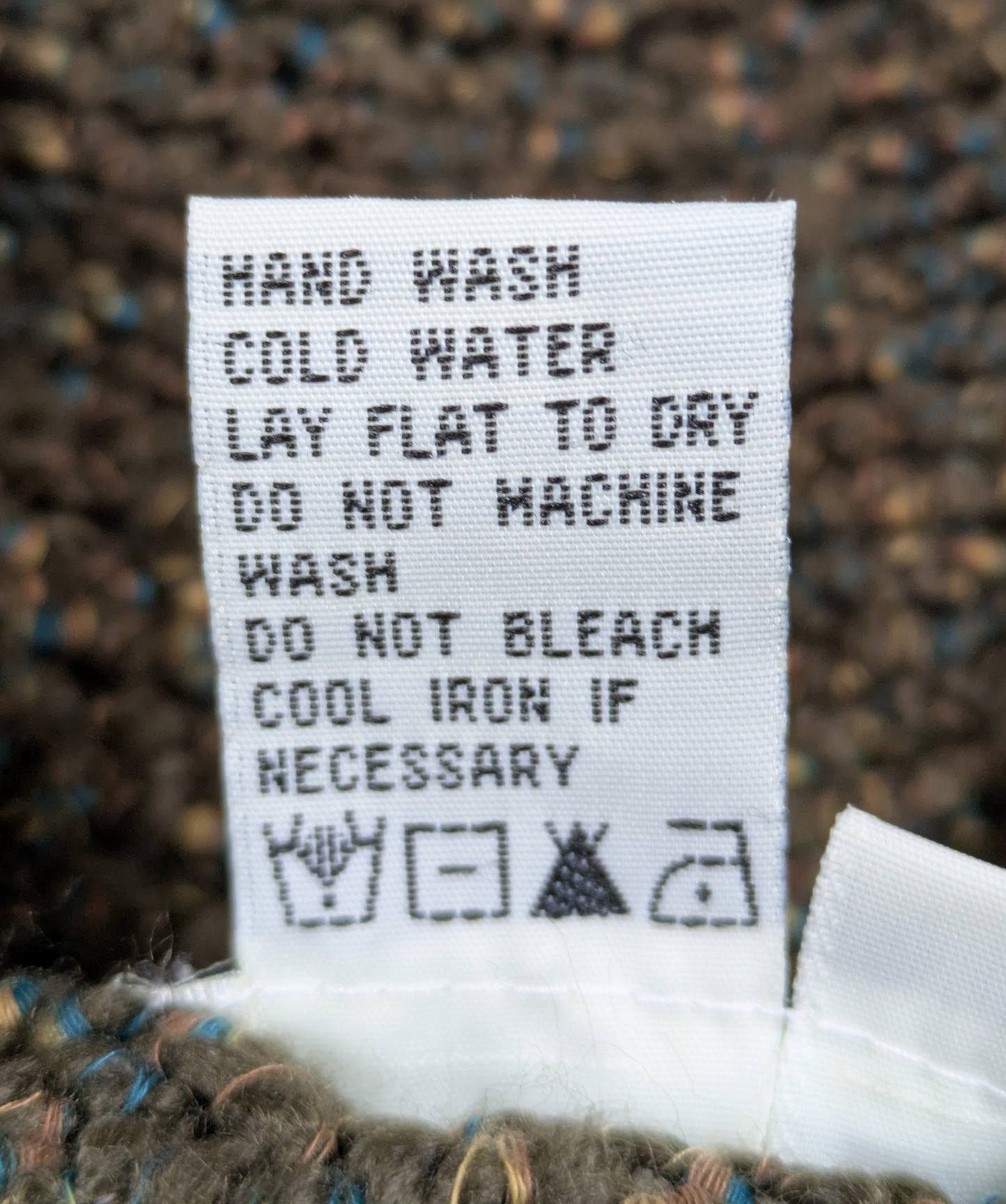 Curio Fringed Olive Green Open-front Long Sweater Vest Size XL Introducing our Curio Fringed Olive Green Sweater Vest! This open-front vest offers a boho twist with 