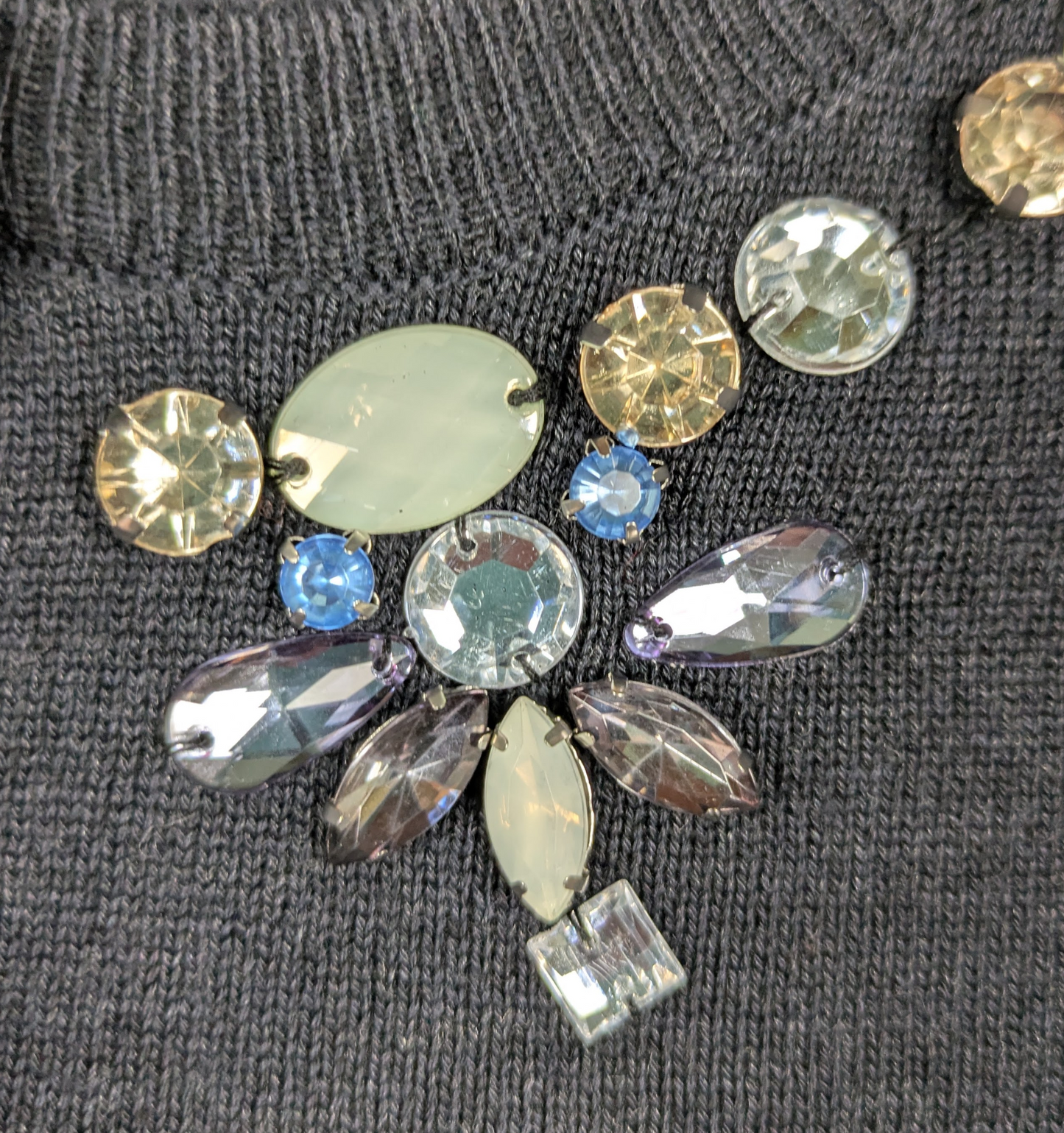Roz & Ali Bejeweled Gray Cardigan Sweater Size 2X Stay warm and stylish with the Roz &amp; Ali Bejeweled Gray Cardigan Sweater. Made from high-quality charcoal gray 
