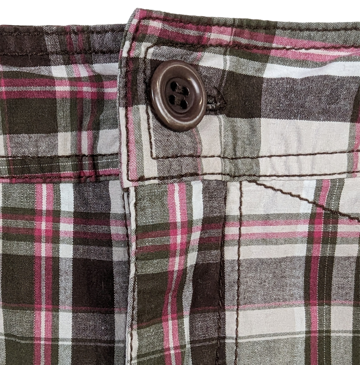 Dress Barn Plaid Bermuda Shorts Size 4 Step into Style with these