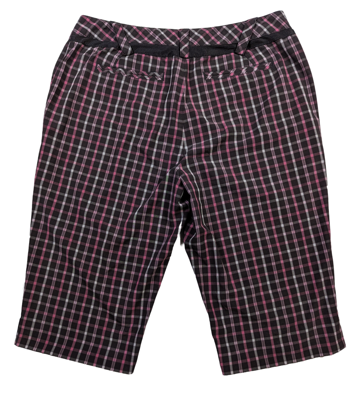 Annika Cutter & Buck Black Plaid Bermuda Golf Shorts Size 8 Take on the golf course in style with Annika Cutter &amp; Buck Black Plaid Bermuda Golf Shorts. These sho