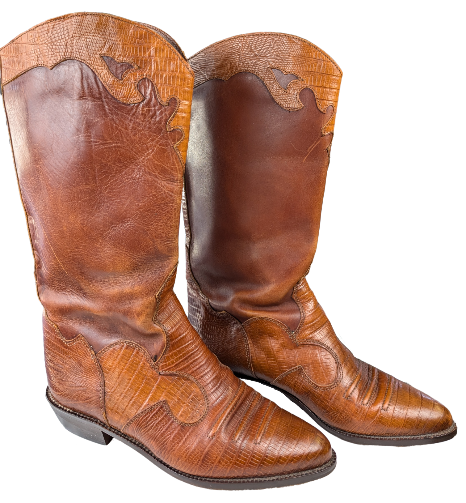 Joan & David Cowgirl Boots Size 37 Elevate your Western style with Joan & David Cowgirl Boots, handmade in Italy with luxurious lizard trim. These boots feature lo