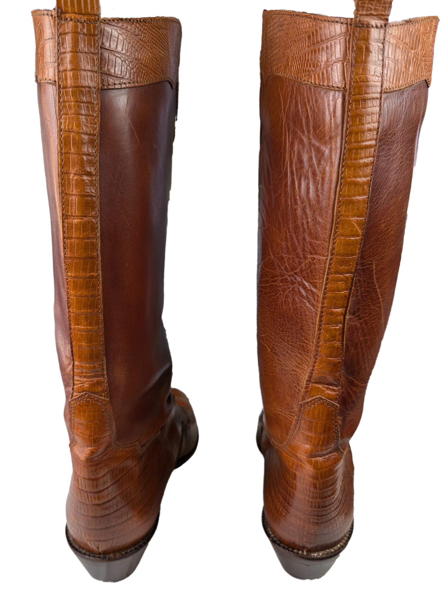 Joan & David Cowgirl Boots Size 37 Elevate your Western style with Joan & David Cowgirl Boots, handmade in Italy with luxurious lizard trim. These boots feature lo