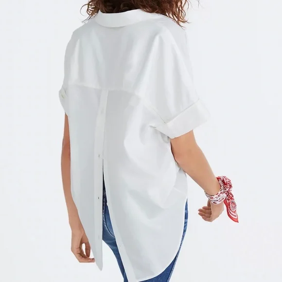 Madewell Courier Button Back Shirt in Pure White Size Small Elevate your wardrobe with this Madewell Cotton/Modal Blend Courier Short Sleeve Tunic. Lightweight and c