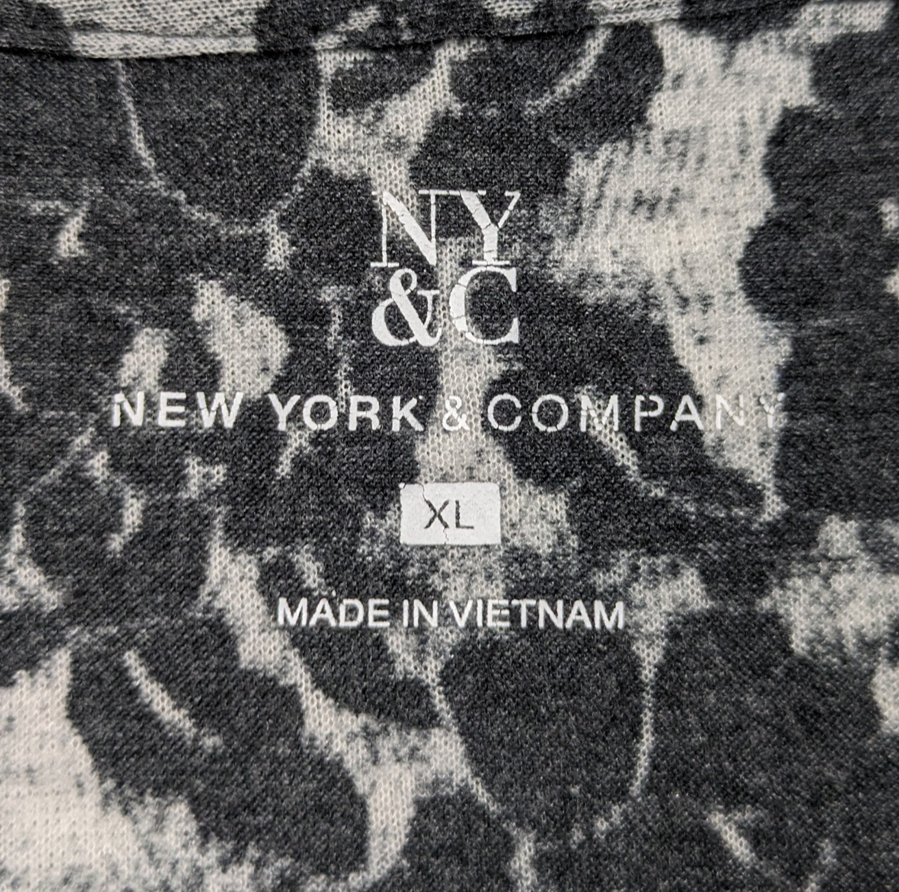NY & Co Semi-Sheer Lace Print T Shirt Size XL Say hello to your new fa