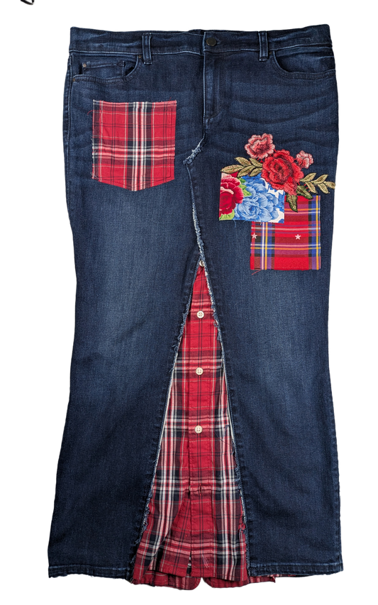 Refreshed - Ann Taylor Jeans Maxi Skirt size 14 Menswear and denim together in an adorable skirt! And the buttons up the front give the ability to adjust the front s