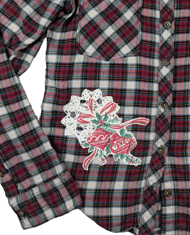 Refreshed - Abercrombie & Fitch Upcycled Plaid Flannel Size XS Treat yourself to some Peace and Joy this season with this upcycled plaid flannel, embellished with vi