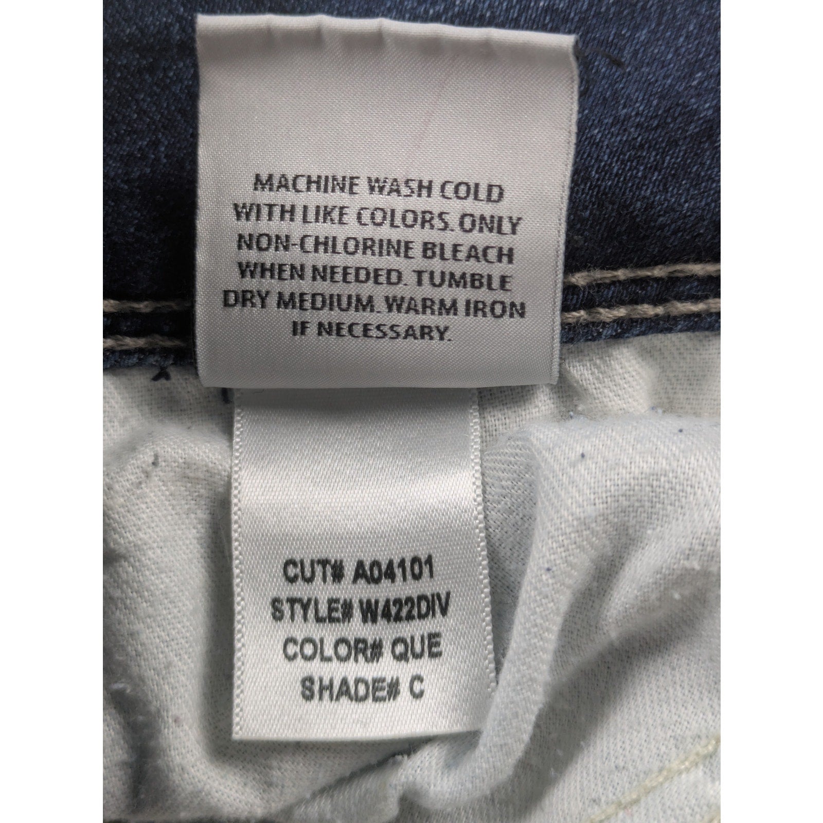 Hudson Colin Skinny Crop Ankle Mid Rise Jeans Flap Pocket NWOT Size 27Elevate your denim collection with these fantastic Hudson Colin Skinny Crop Ankle Mid Rise Jean