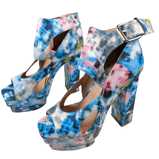 Jeffrey Campbell Seem Platform High Heels Size 6 Step up your style game with these stunning Jeffrey Campbell Seem Platform High Heels! These shoes are in great cond