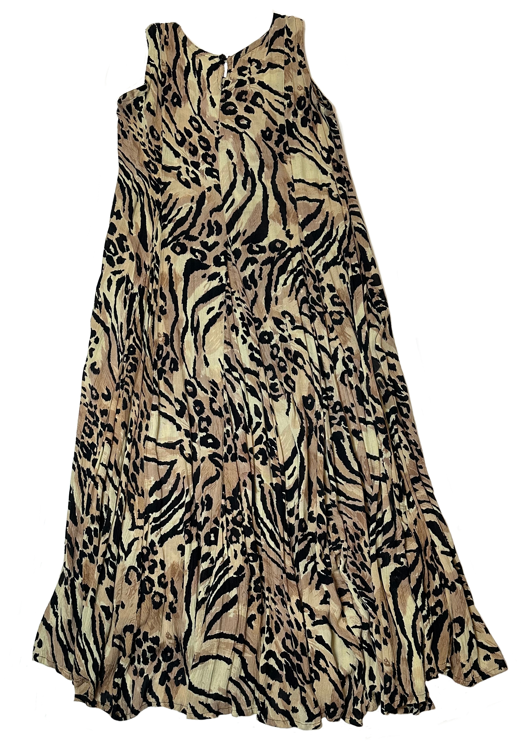 MPH Sleeveless Animal Print Midi Rayon Dress  Size Medium MPH Sleeveless Animal Print Midi Rayon Dress Size Medium  Make a bold statement in this MPH rayon dress! Th