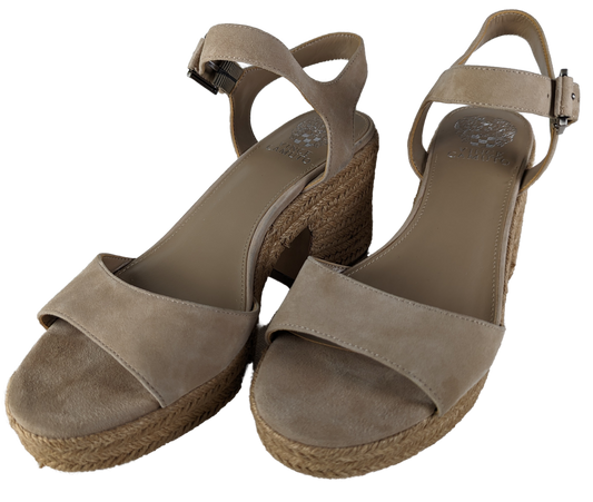 Vince Camuto Ranelli Platform Sandal Size 8 1/2 Your go-to summer sandal for city strolls, vacation tours and beach days. The Ranelli is crafted with a curved toe st