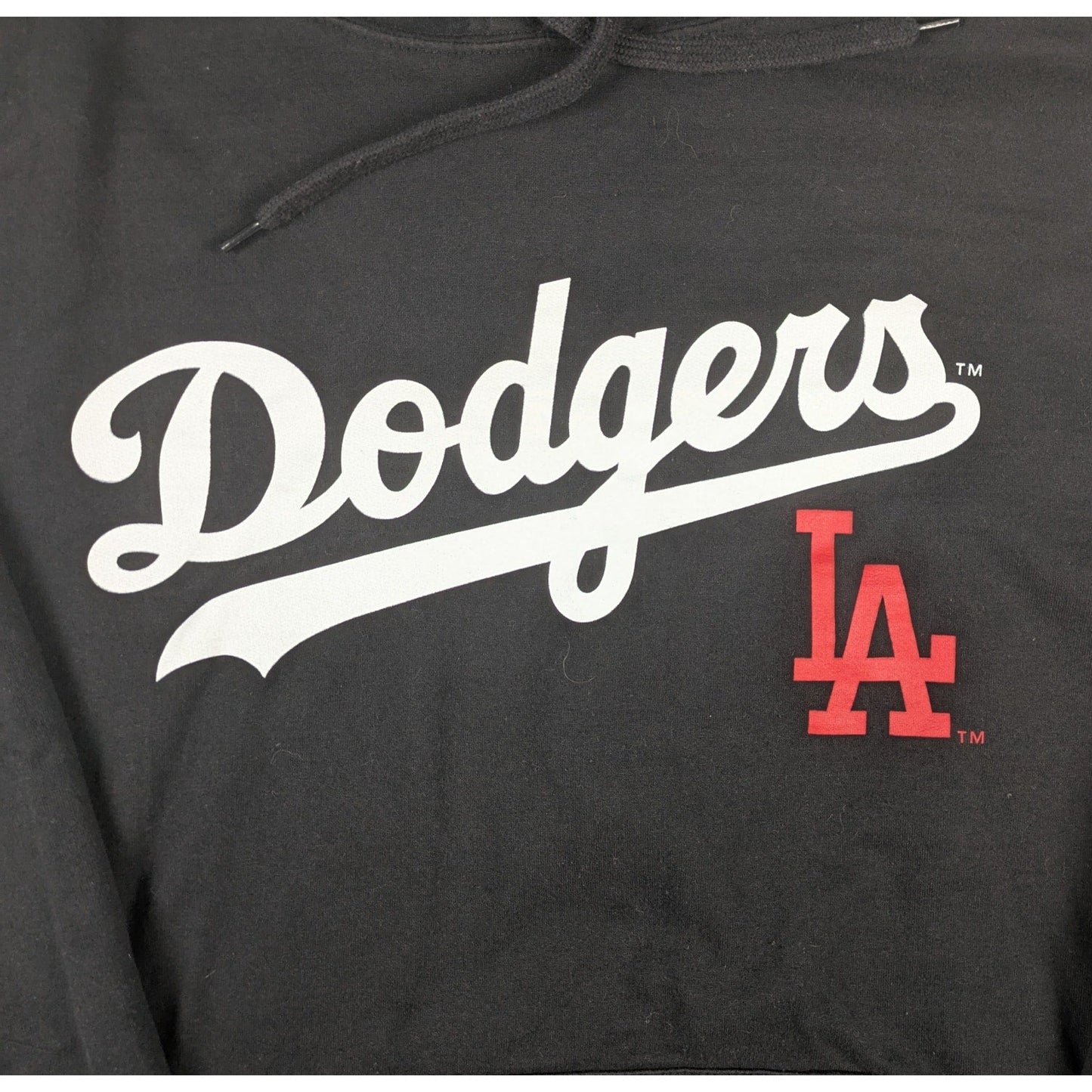 Stitches Los Angeles Dodgers Black Hoodie White Logo with Red LA Sz XL Show your team pride with this Stitches Los Angeles Dodgers black hoodie! This stylish hoodie