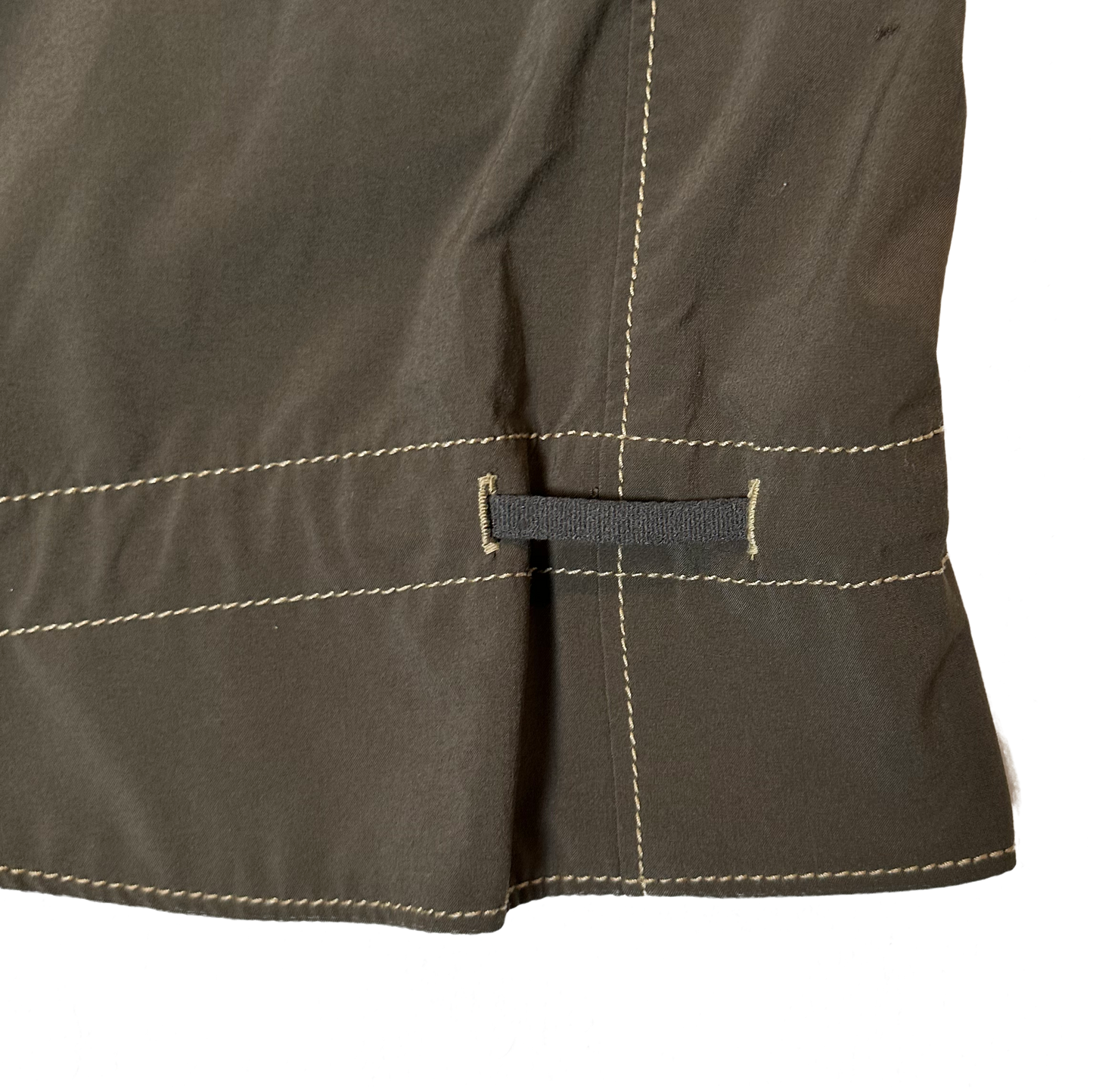 Athleta Gray Dipper Capris Cropped Pants Cargo #841284 Size 8 Get ready to conquer the day in these light weight gray Dipper Capris from Athleta! With multi pockets,