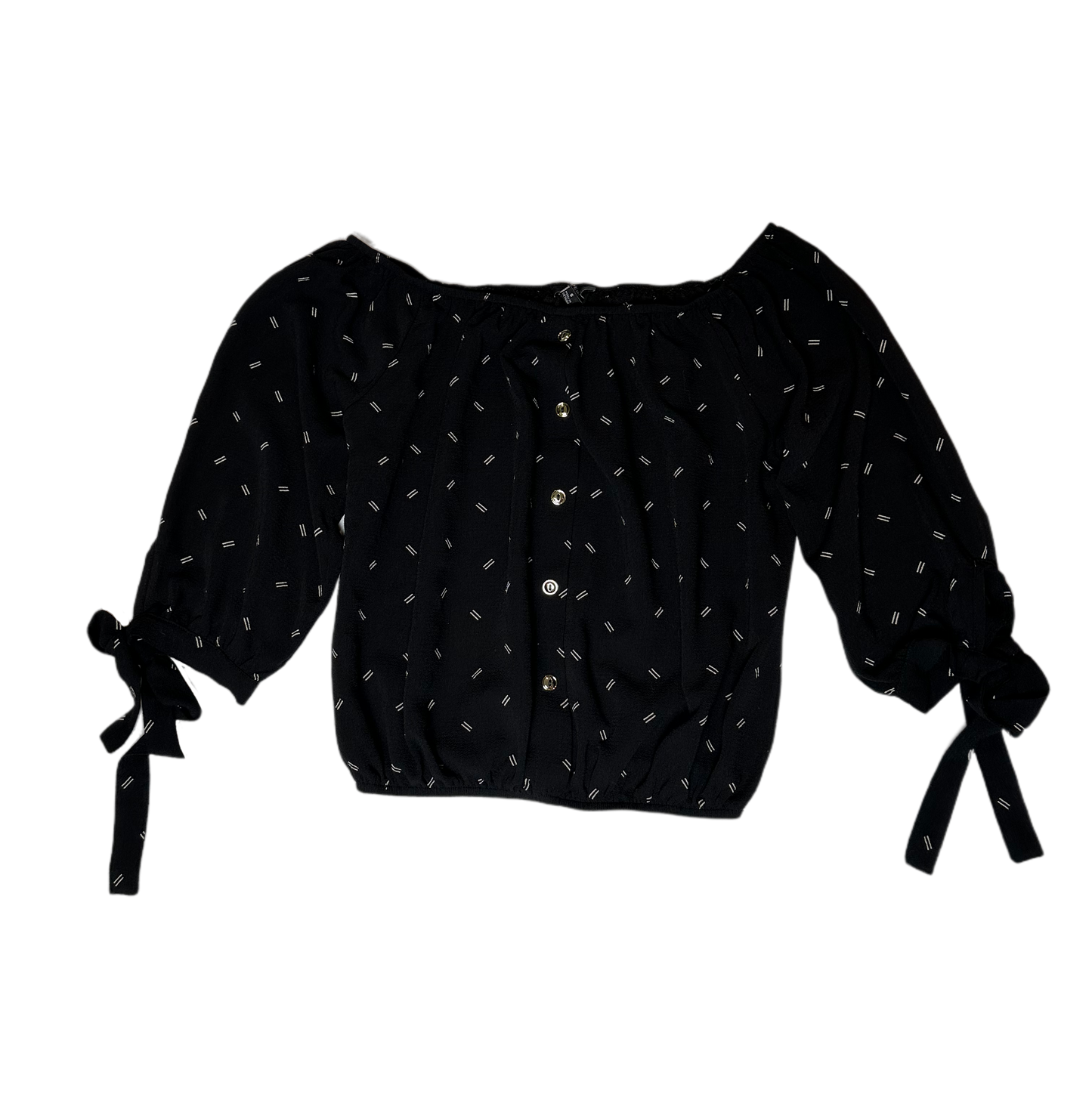 Papermoon Black with White Print Shirt with Ties at Sleeve. Cropped with an elastic waist and faux button front, it'll have you looking casually fashionable. Not to mention, thShirtPapermoon Black with White Print Shirt with Ties at SleevesWhite Print Shirt