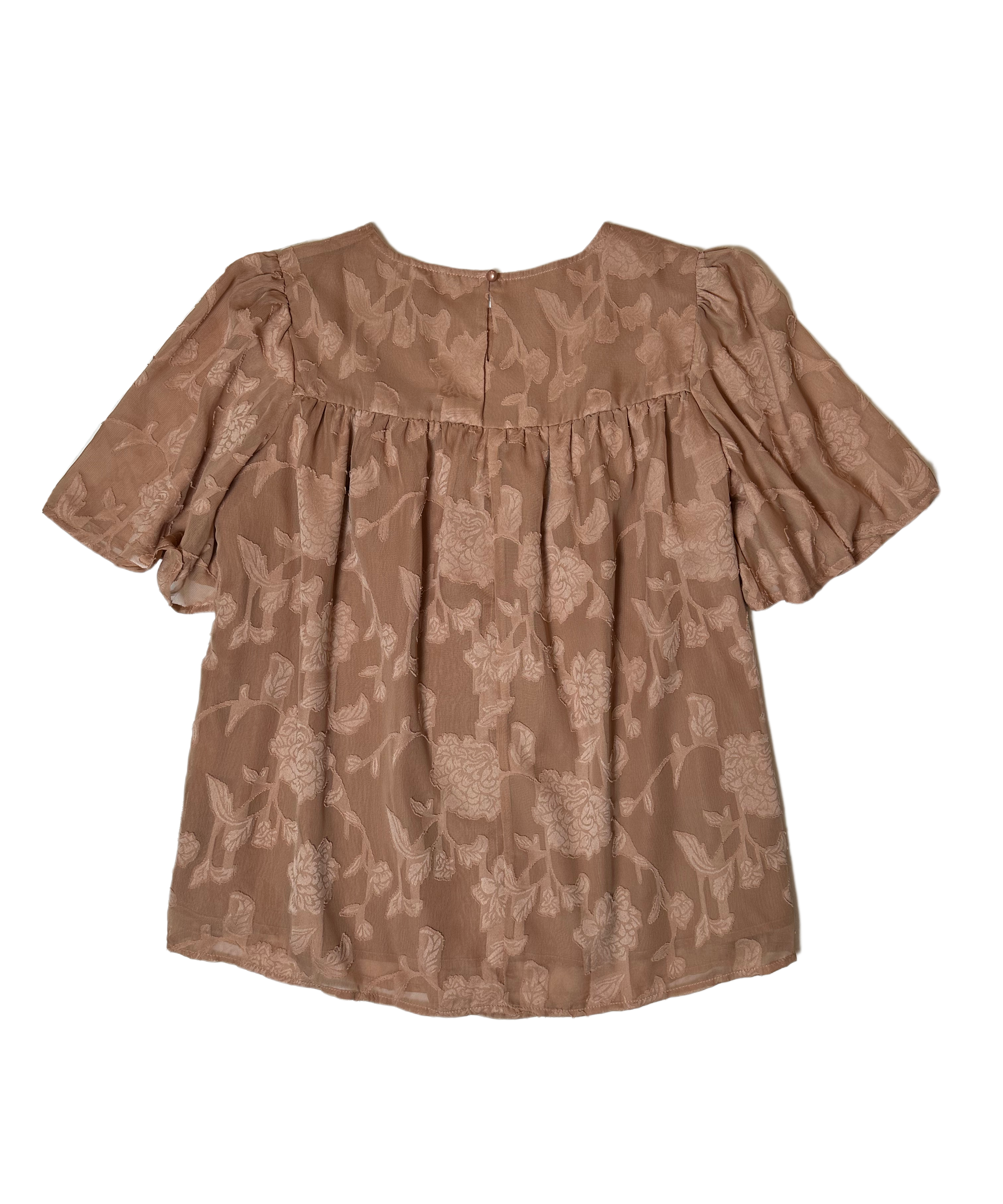 No BrandThis beige floral burn out short sleeve blouse is perfect for everyday wear. It's designed with a lined, floral burn out fabric, crew neck, and short sleeves for a sShirtBeige Floral Burn Out Short Sleeve BlouseBeige Floral Burn