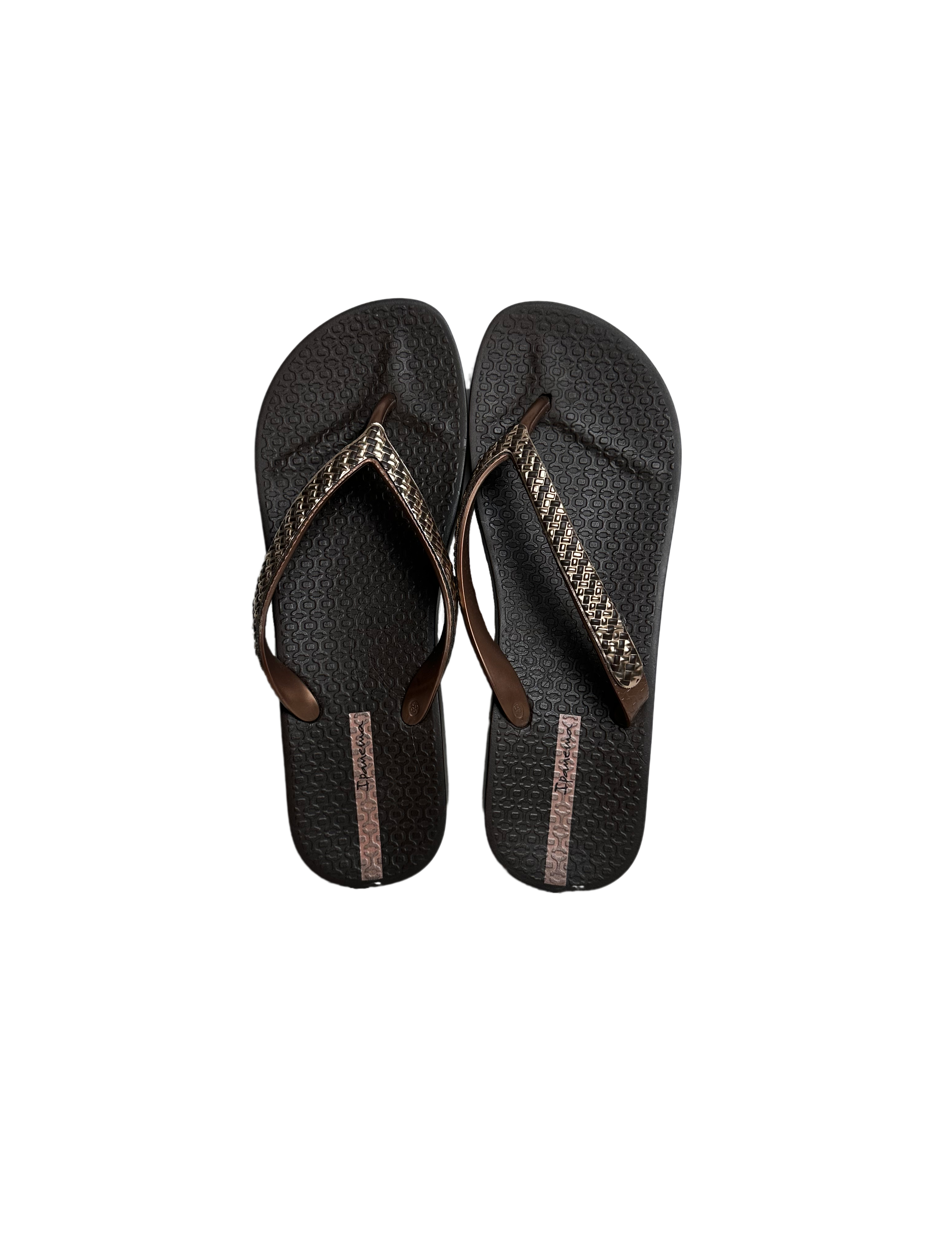 Ipanema Platform Brown Flip Flop Sandals size 9 Step up your style game with these Ipanema Platform Brown Flip Flop Sandals in size 9. Featuring a detailed strap and