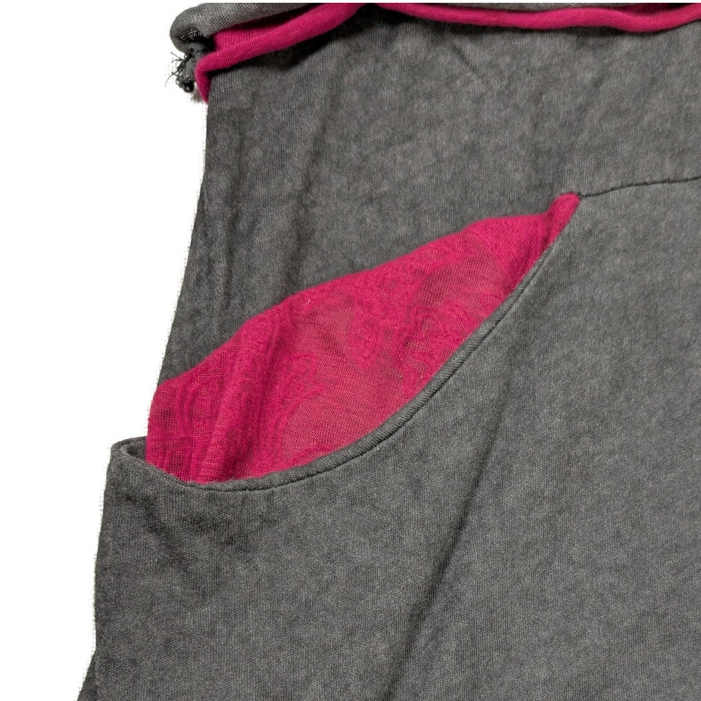 Coline Gray and Magenta Short Sleeve Dress with Lacing at Neck and BacStep out in style with this charming Coline dress, a lovely blend of comfort and chic design! t