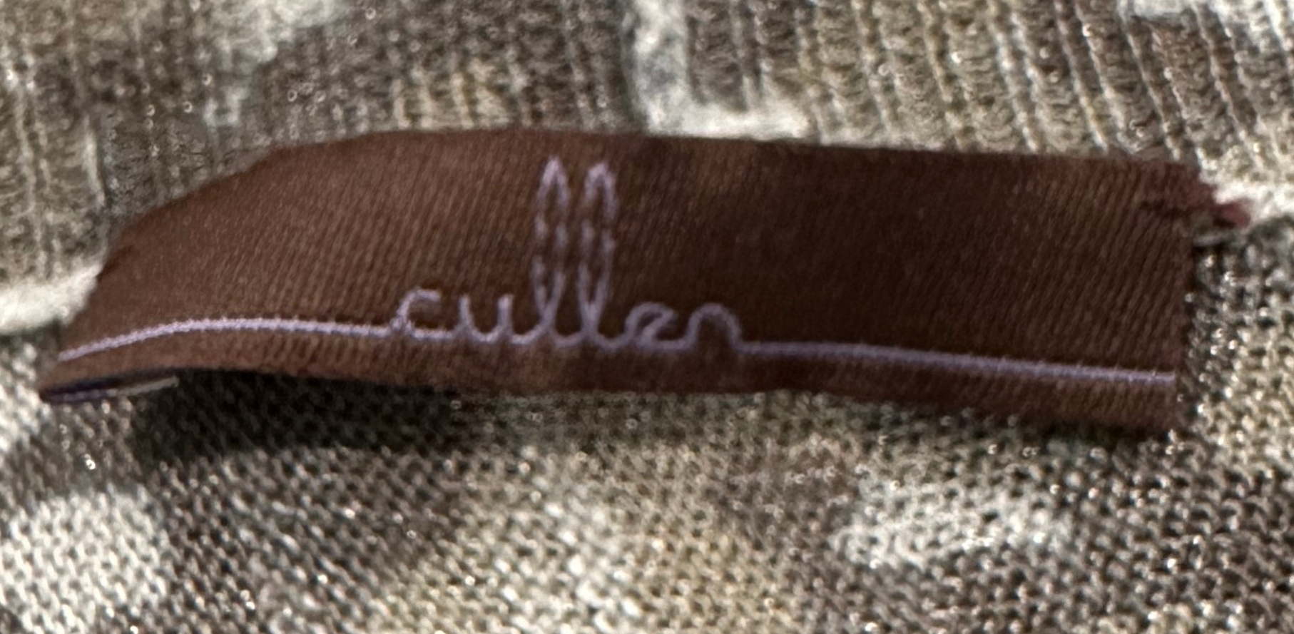 cullenElevate your style with this Cullen cardigan. Lightweight and airy, this long-sleeved cardigan is crafted from a semi-sheer fabric featuring an on trend animal printCardiganCullen Long Sleeve Animal Print Semi Sheer Open Flowy Front CardiganCullen Long Sleeve Animal Print Semi Sheer Open Flowy Front Cardigan