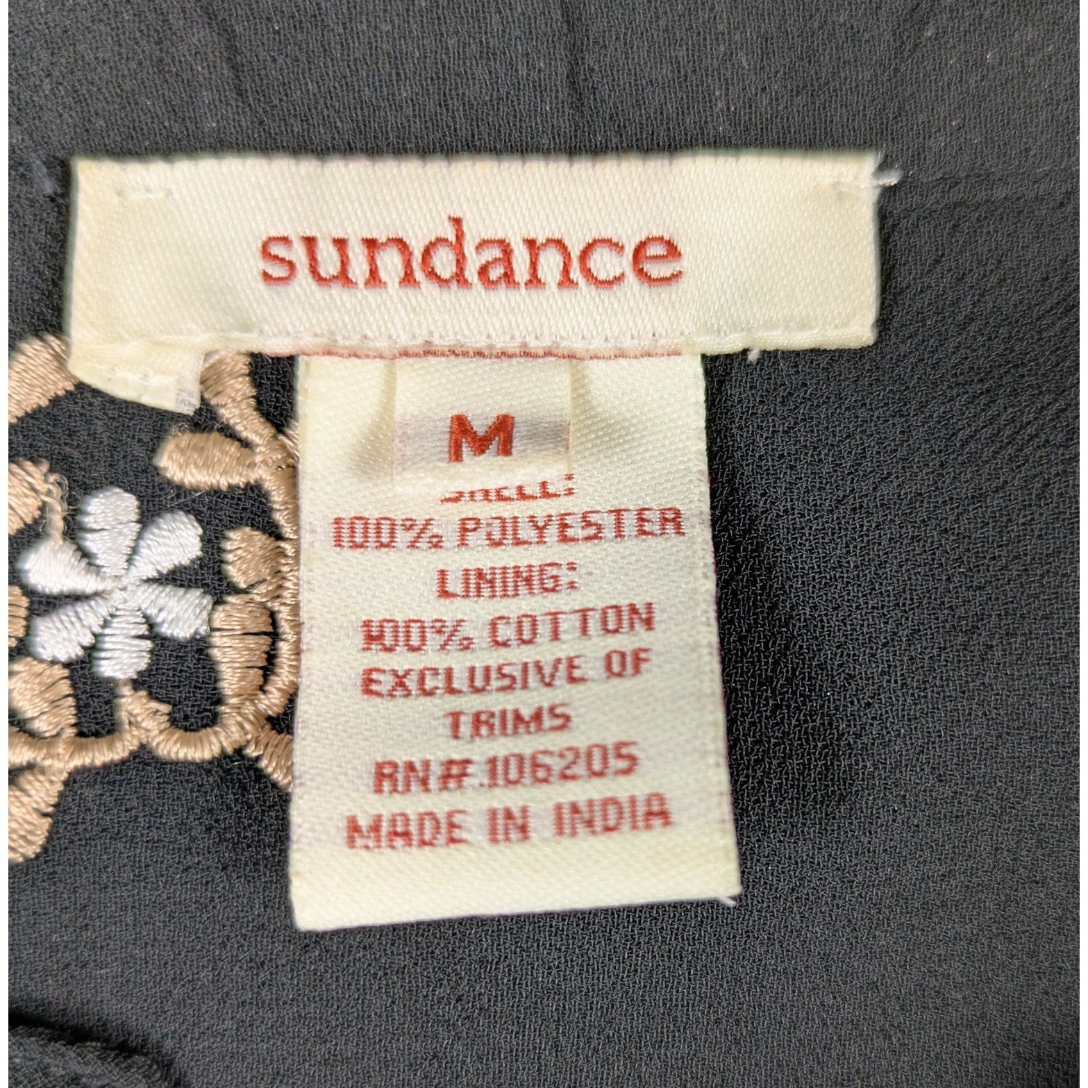 Beautiful Sundance To The Winds dress in excellent condition! This women's Sundance midi dress features a stunning black floral pattern, perfect for a boho-chic look