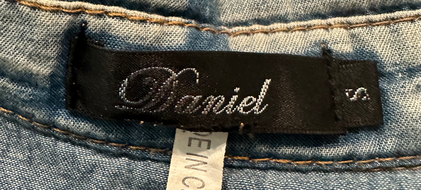 Daniel Faded Denim Shirt with Lace Trim is one timeless piece! Perfect for those days when you want to feel casually cool, it features a faded denim style coupled with the plaShirtDaniel Faded Denim Shirt with Lace TrimDaniel Faded Denim Shirt