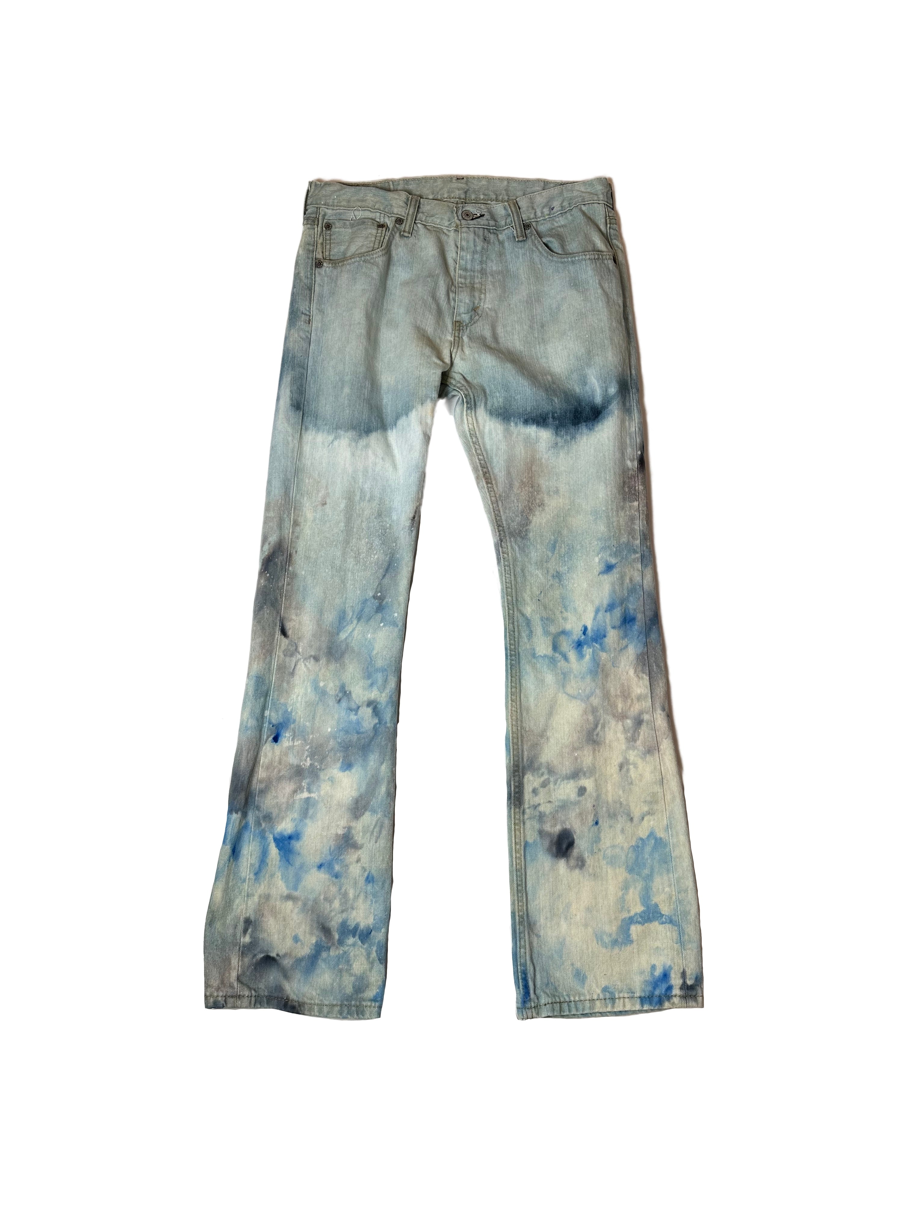 REFRESHED - Levi's 527 Hand Dyed Denim Jeans Size 33 x 32 Elevate your style with REFRESHED 527 Levis Hand Dyed Denim Jeans. The unique hand dyed process gives each