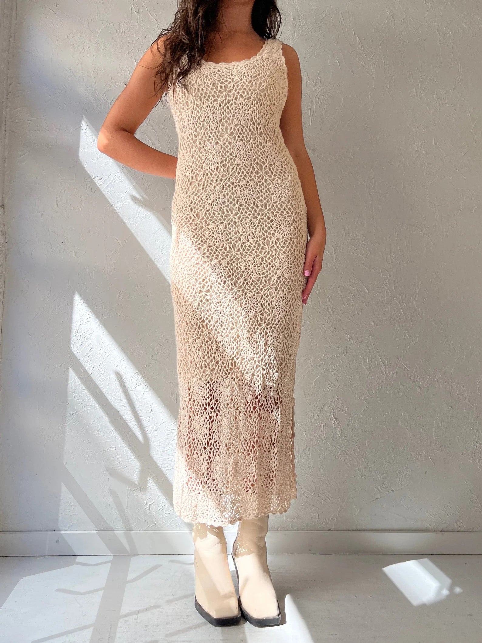 Newport News Beige Crochet Tank Midi Dress Lined Bohemian Size 1X Go back in time to the 90's with this playful beige crochet dress by Newport News. Fully lined with 