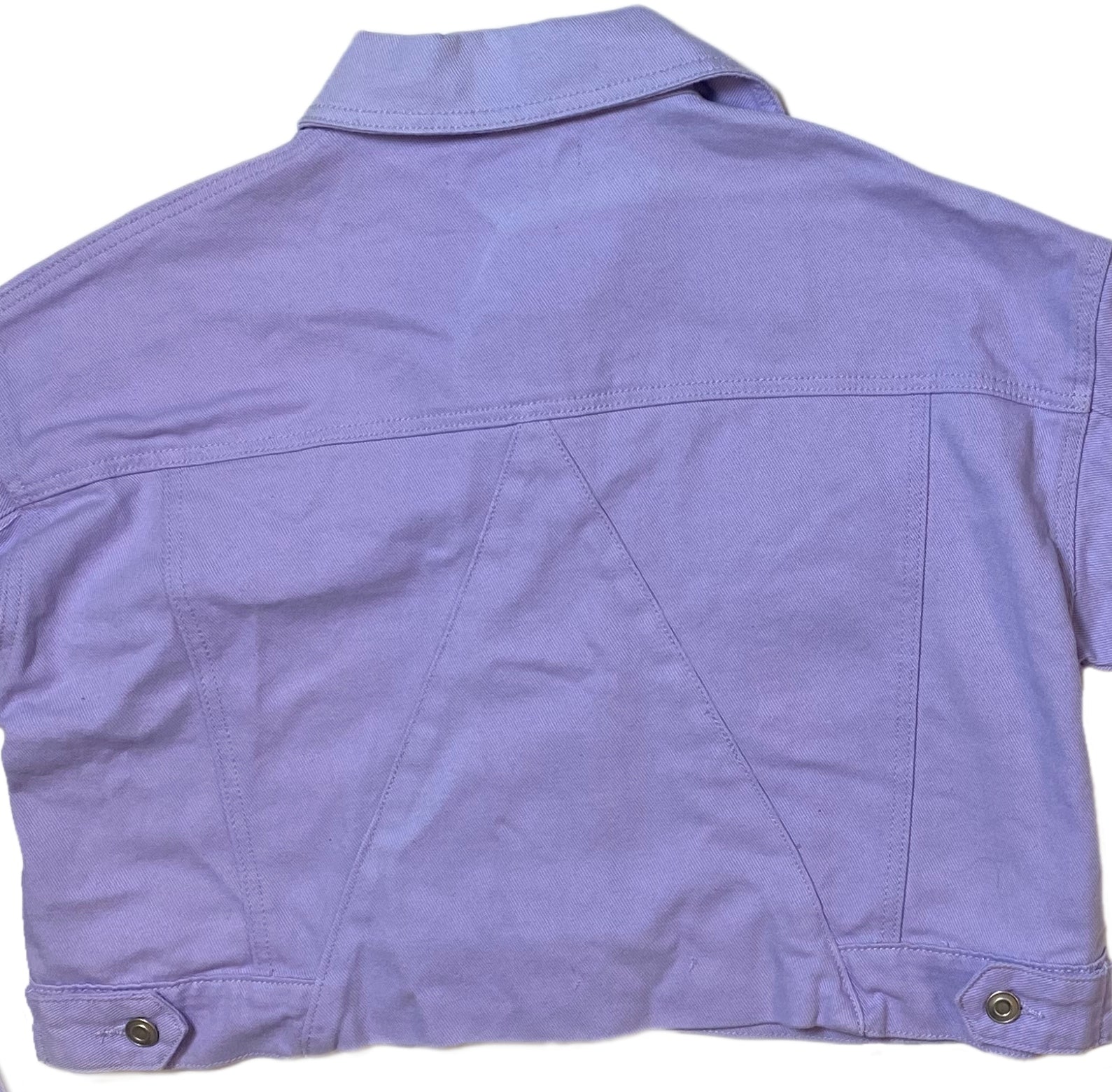 Forever 21 Lavender Crop Denim JacketLove this jacket! It's the ideal color to wear in any time of the year!Pair this with a plaid shirt, jeans and boots, or a sundress and espadrilles. 