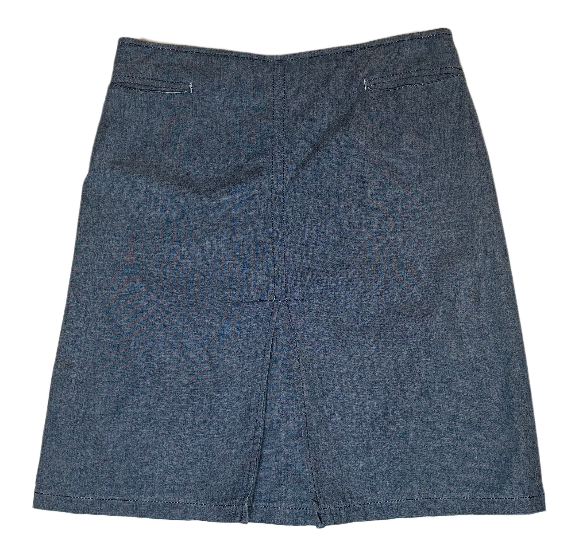 Max StudioThe Max Studio lightweight chambray short skirt is a stylish and comfortable addition to any wardrobe. Featuring an inverted front pleat and two front slit pockets, SkirtsMax Studio Lightweight Chambray Short SkirtMax Studio Lightweight Chambray Short Skirt