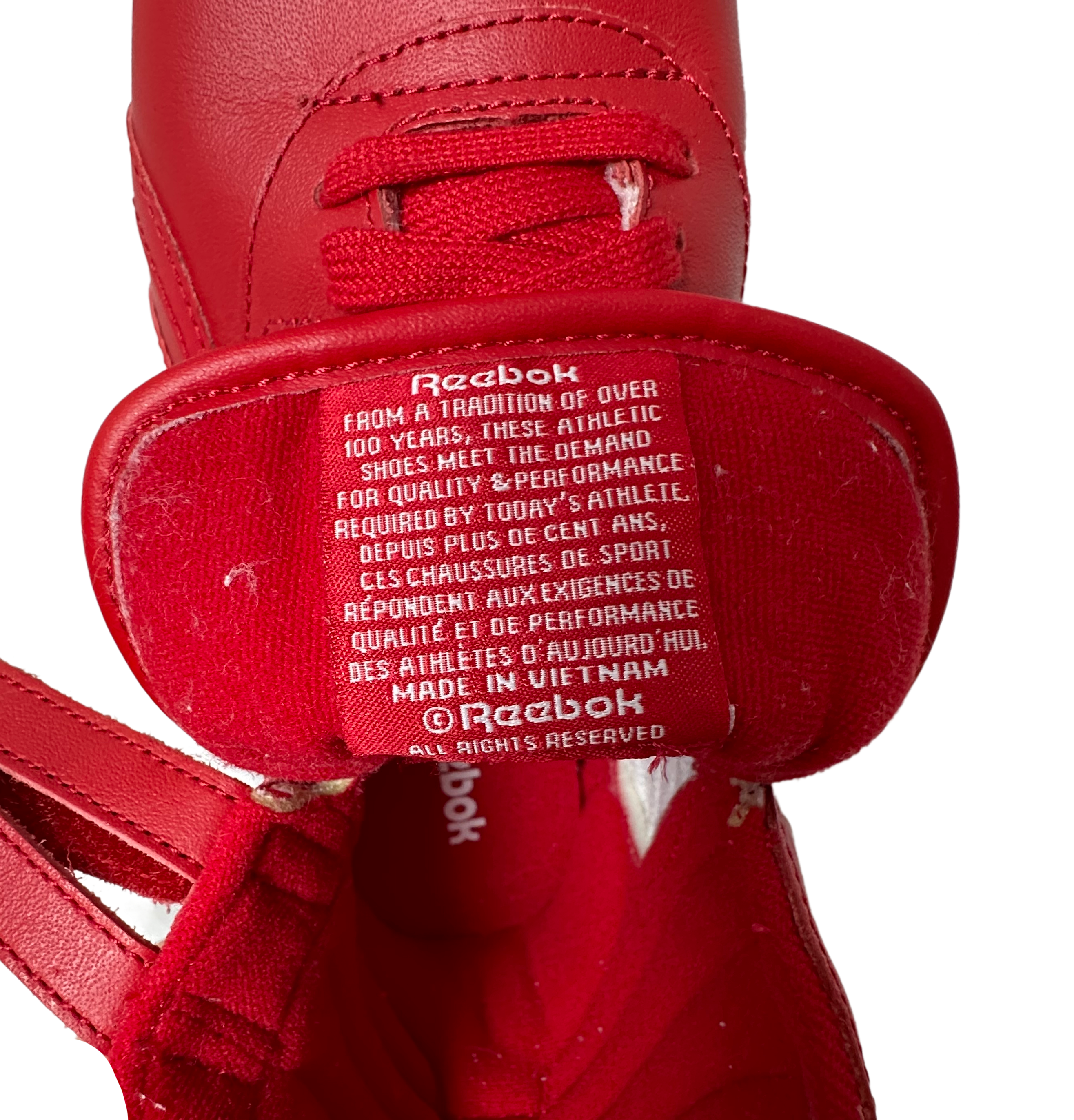 Reebok Women’s Freestyle Hi M43399 Red Leather Shoes Sneakers Size 7.5 Add some fiery fun to your shoe collection with these red hi-top sneakers. With a retro design