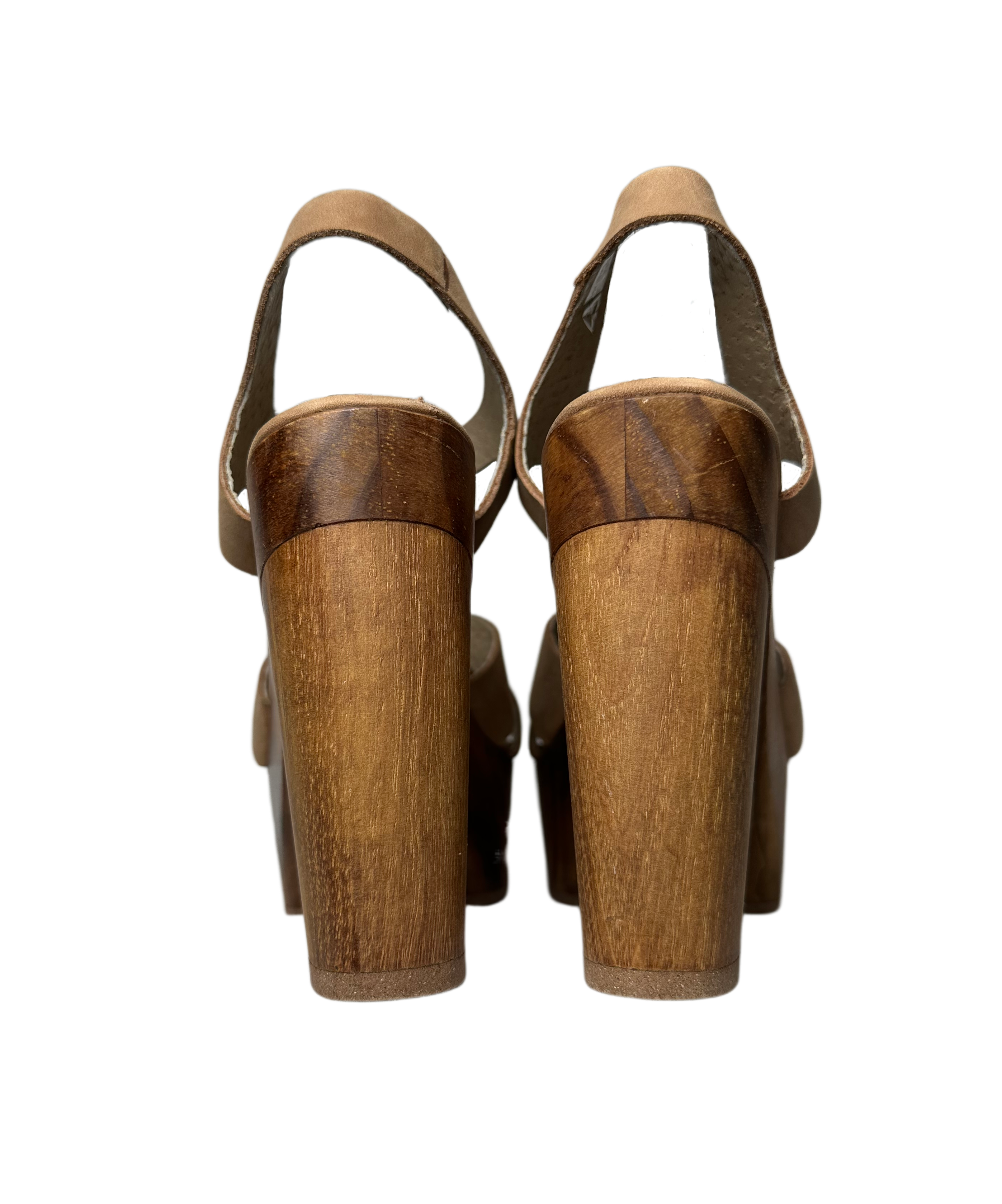 Five Worlds by Cordani Tan Leather Sandals with Wood Platform Heels are the perfect combination of luxurious style and modern comfort. Crafted with premium leather strapsShoesFive Worlds by Cordani Tan Leather Sandals with Wood Platform Heel - ECordani Tan Leather Sandals