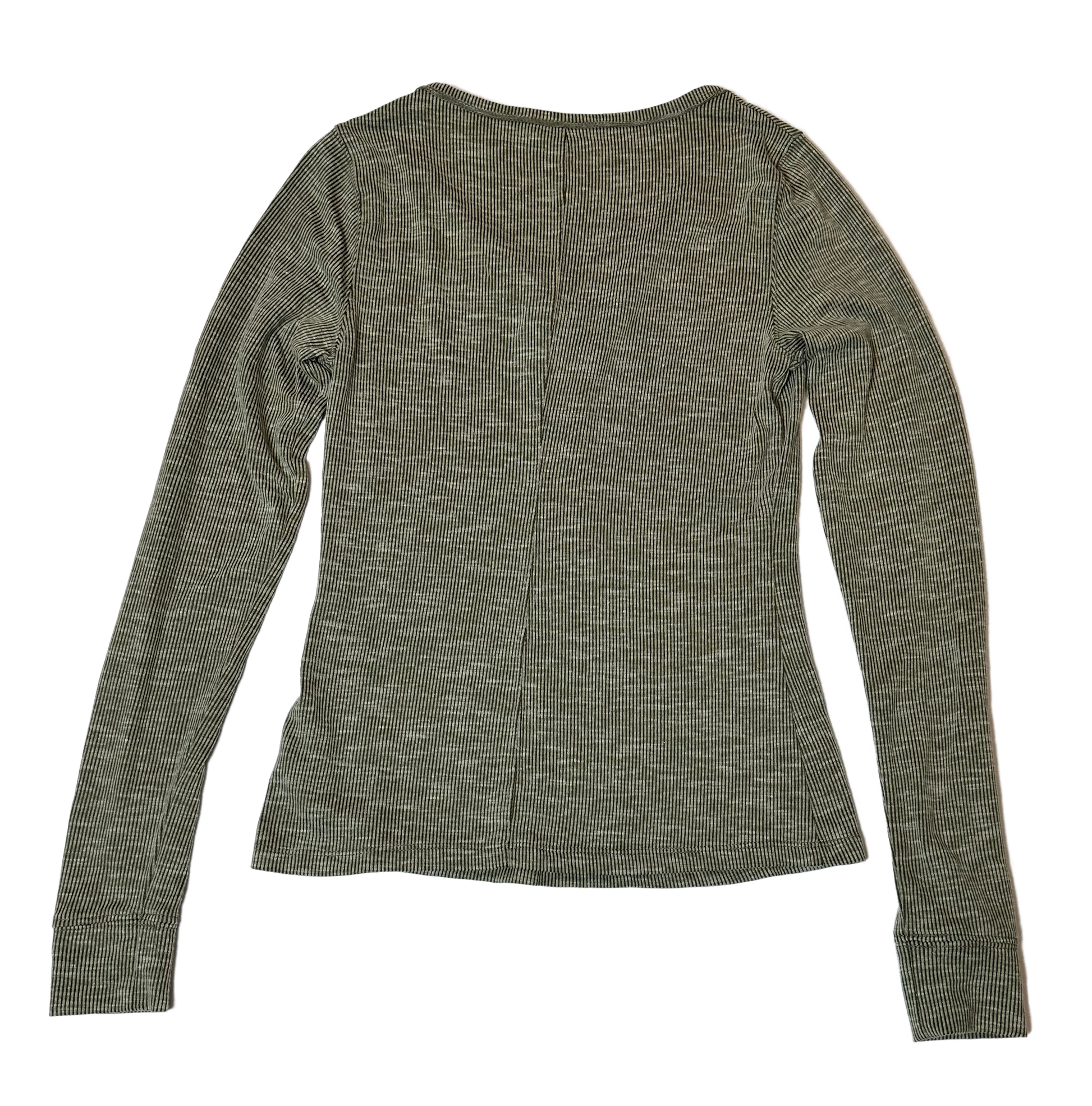 Universal ThreadsThis long-sleeve henley thermal from Universal Threads will keep you feeling cozy and looking cool! Crafted with a soft, moss-green fabric and classic henley style, TopUniversal Threads Moss Green Long Sleeve Henley ThermalUniversal Threads Moss Green Long Sleeve Henley Thermal