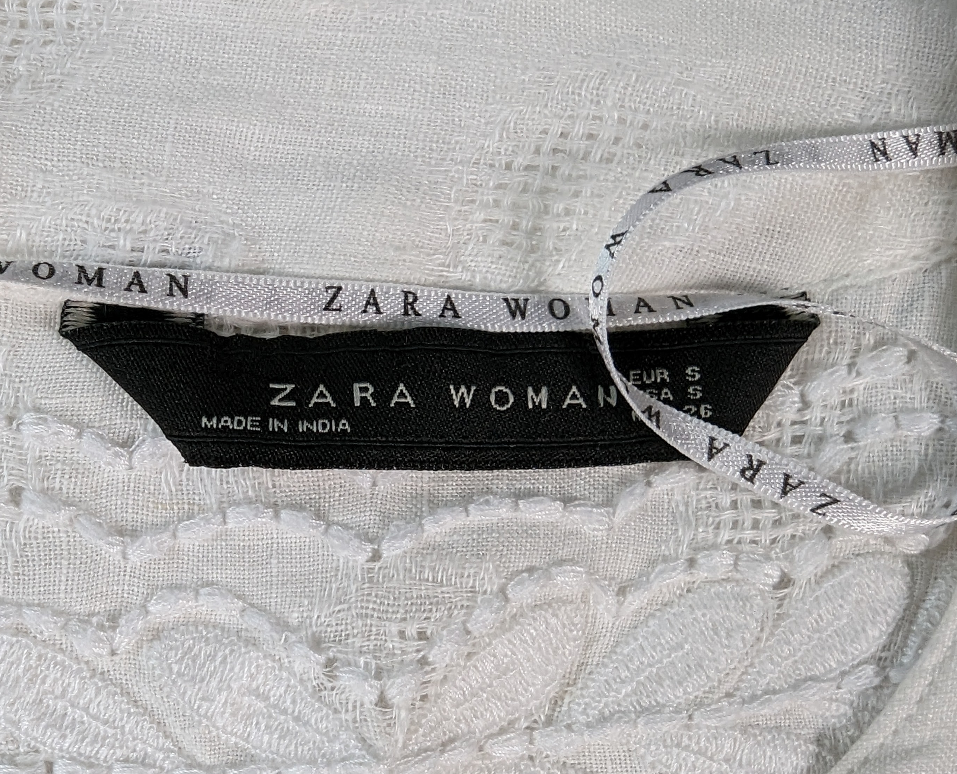 Zara Woman Embroidered White Linen Tunic Cover-up This Zara Tunic has beautiful embroidery and a flowy oversized fit with shirt-tail hem.  Great as beach cover-up, or a pool side party!Zara Woman White Tunic Cover-Dresses