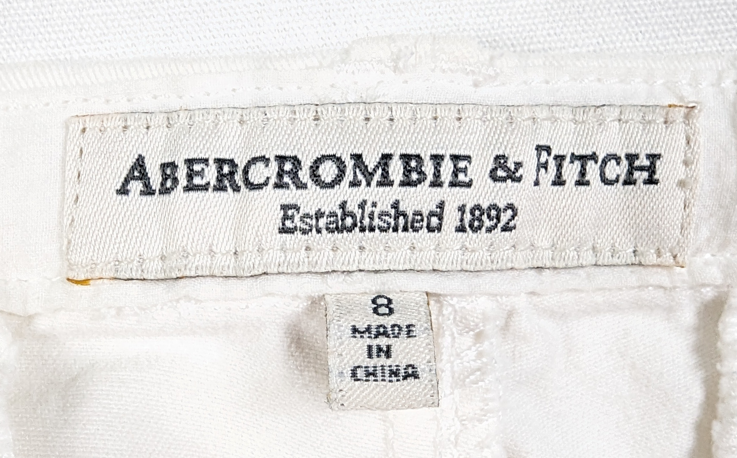 Abercrombie & FitchPerfect for Spring or Summer, you will get a lot of wear out of these.  Pair them with a cute tank top, or wear with your bathing suit and a cover up!  There are so ShortsAbercrombie & Fitch Off-white caprisAbercrombie & Fitch