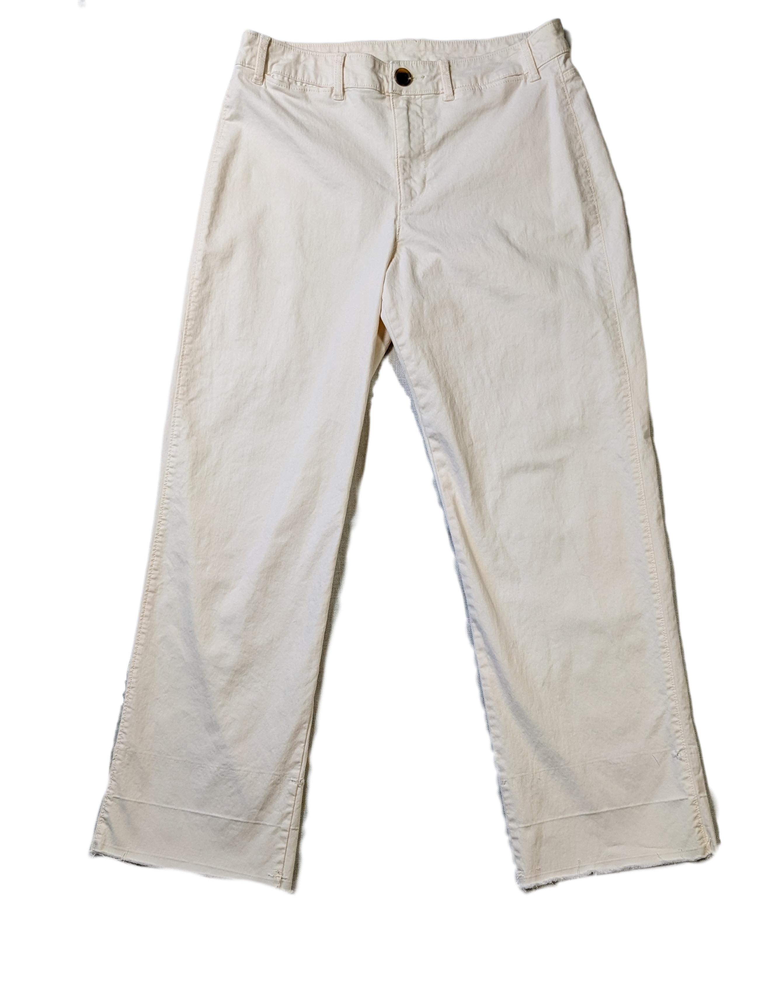 Old Navy Winter White Pants Size 10 Stay warm and stylish this winter with our Old Navy Winter White Pants! Designed for comfort, these loose fit pants are perfect 