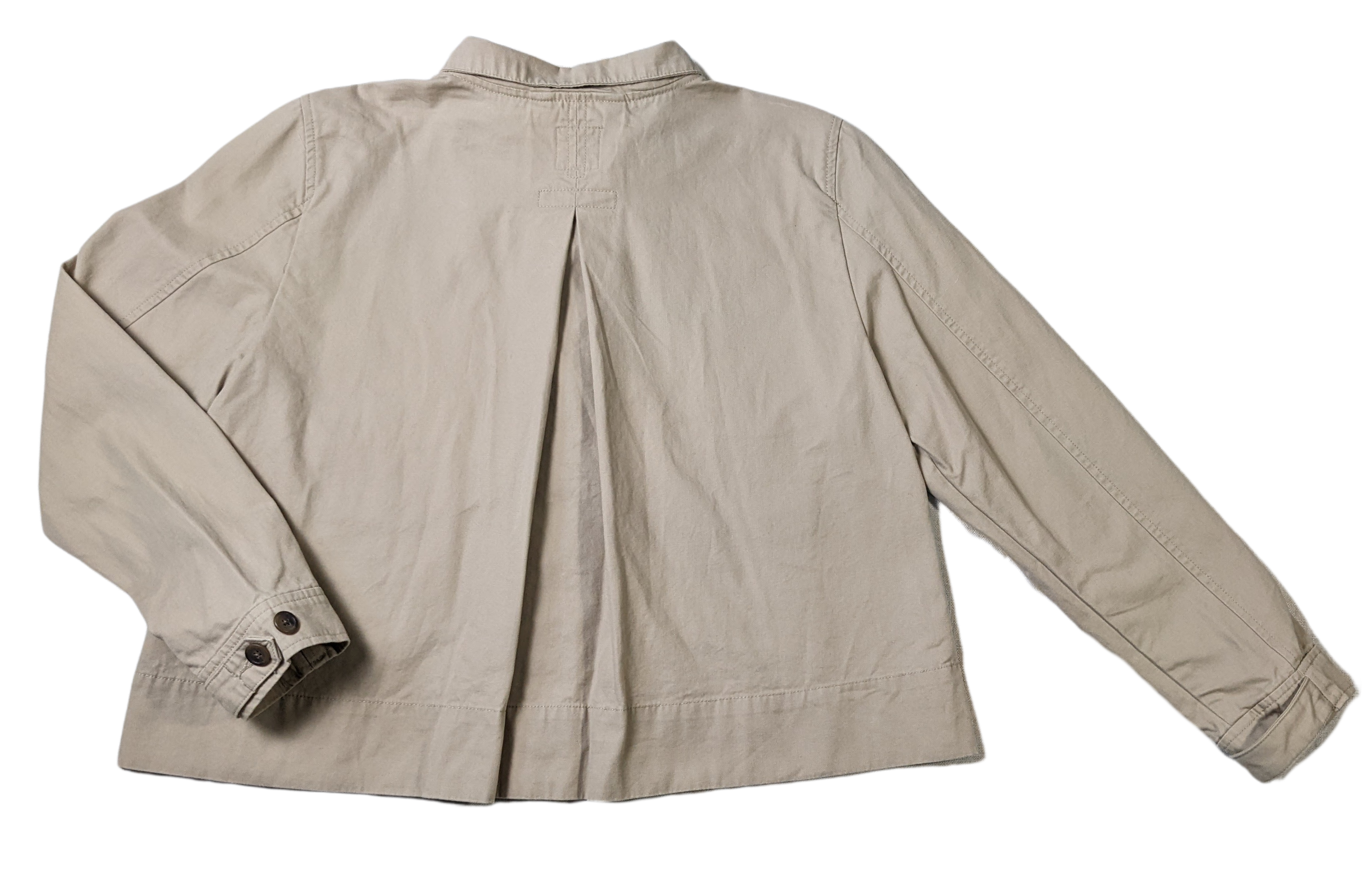 GAP Back-Pleated Cropped Khaki Jacket Size Large Get ready to add some stylish edge to your wardrobe with the GAP Cropped Khaki Jacket! The subtly pleated back adds