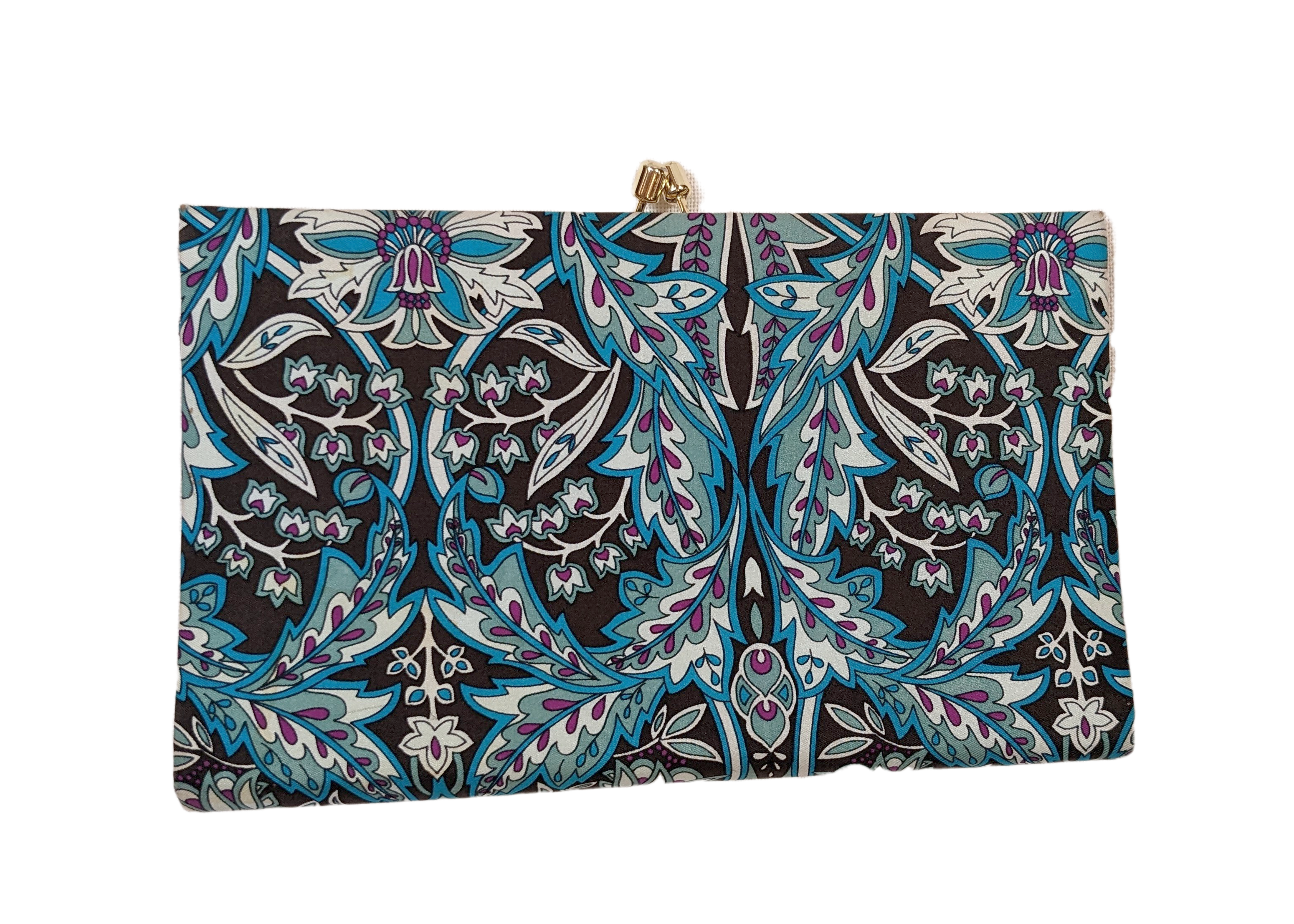 Banana Republic Satin Print Clutch PurseThis clutch is so cute!  It can go from day to night with ease.  The colors would go with denim or dressy black!Banana Republic Satin Print Clutch PursePurse, handbag