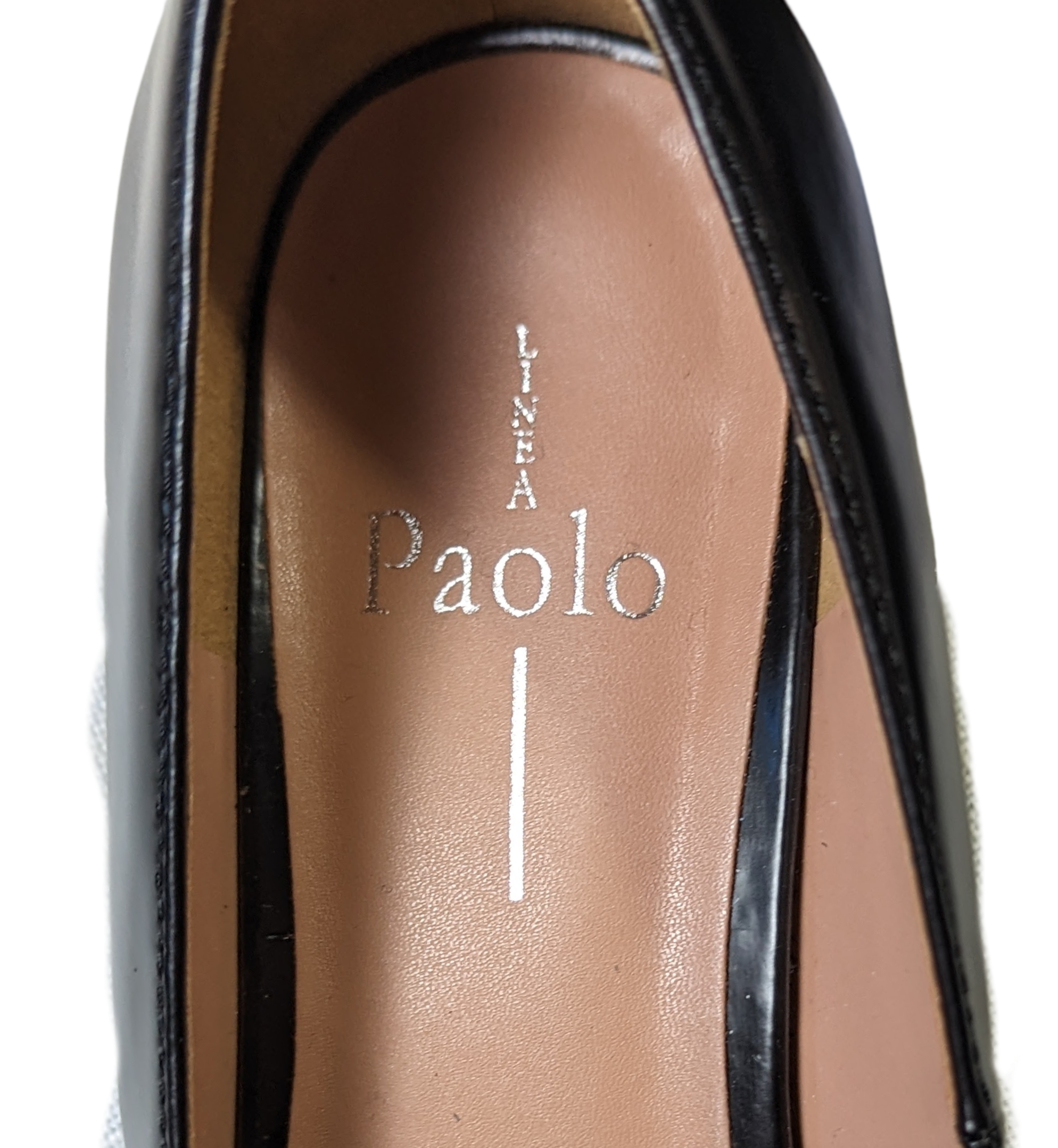 Linea Paolo Miramar Black Leather Penny LoafersWhat a beautiful pair of shoes.  These will go with a cute skirt and knee highs or a great pair of jeans!  They are like new, without a mark on them.